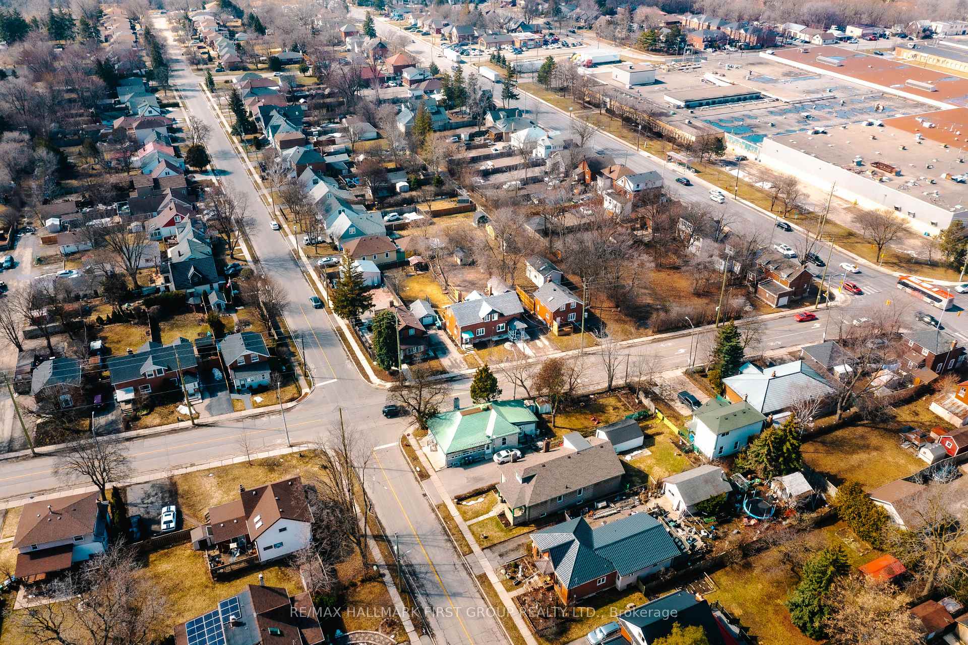 Photo 9 of 7 Mcmurchy Avenue S, Brampton, Downtown Brampton — HOMEH