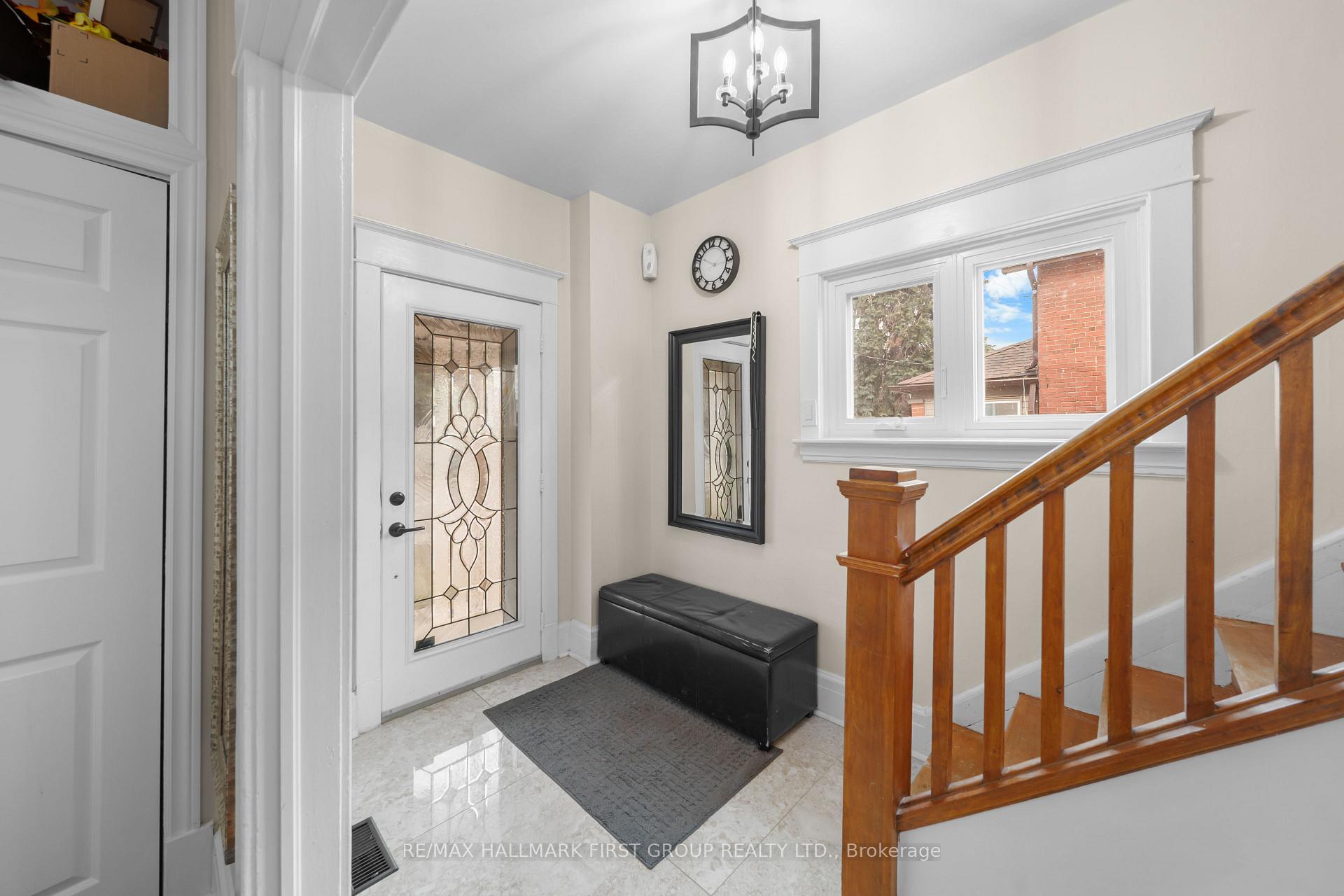 Photo 11 of 7 Mcmurchy Avenue S, Brampton, Downtown Brampton — HOMEH