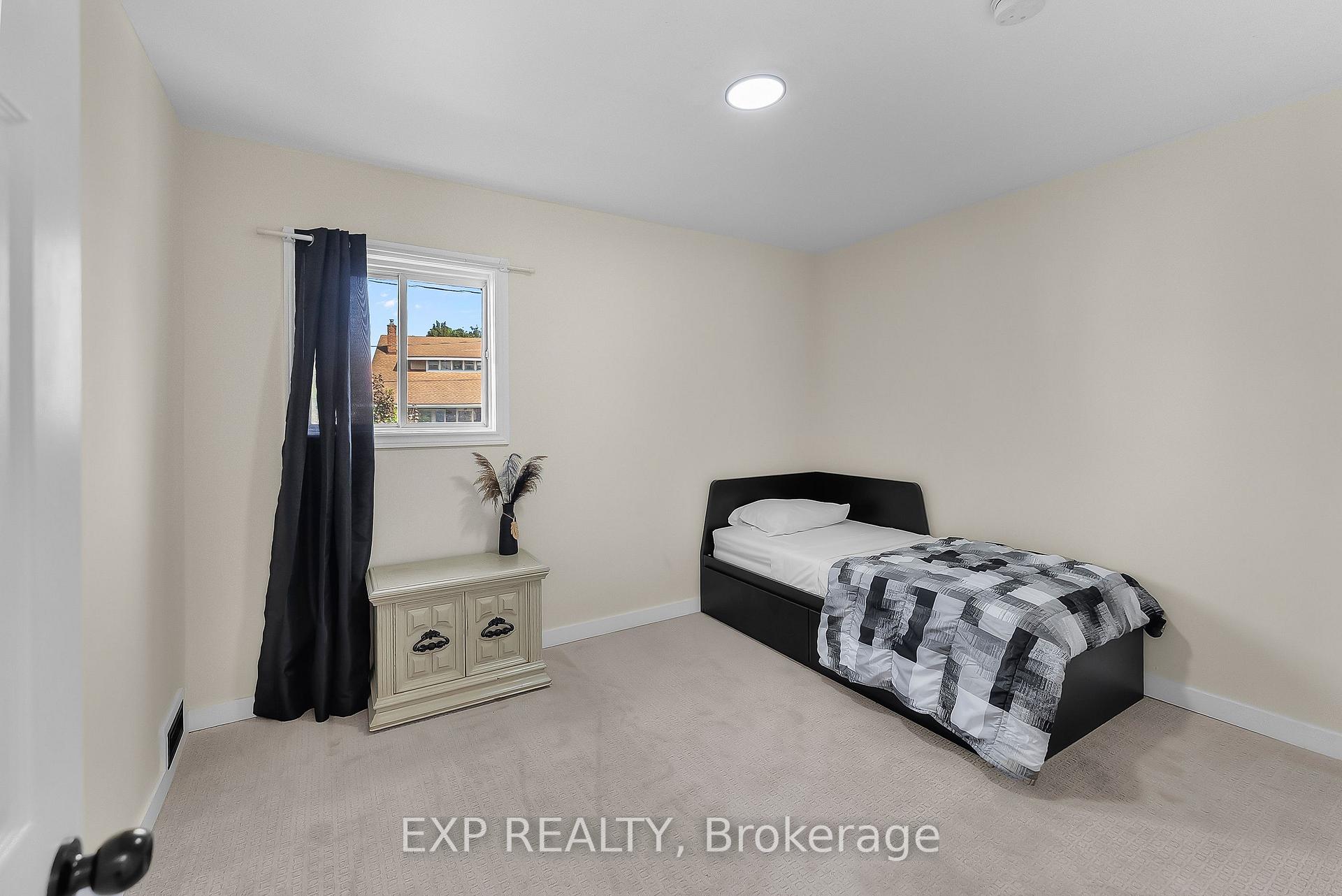 Photo 24 of 60 Margery Road, Welland, Welland Downtown — HOMEH