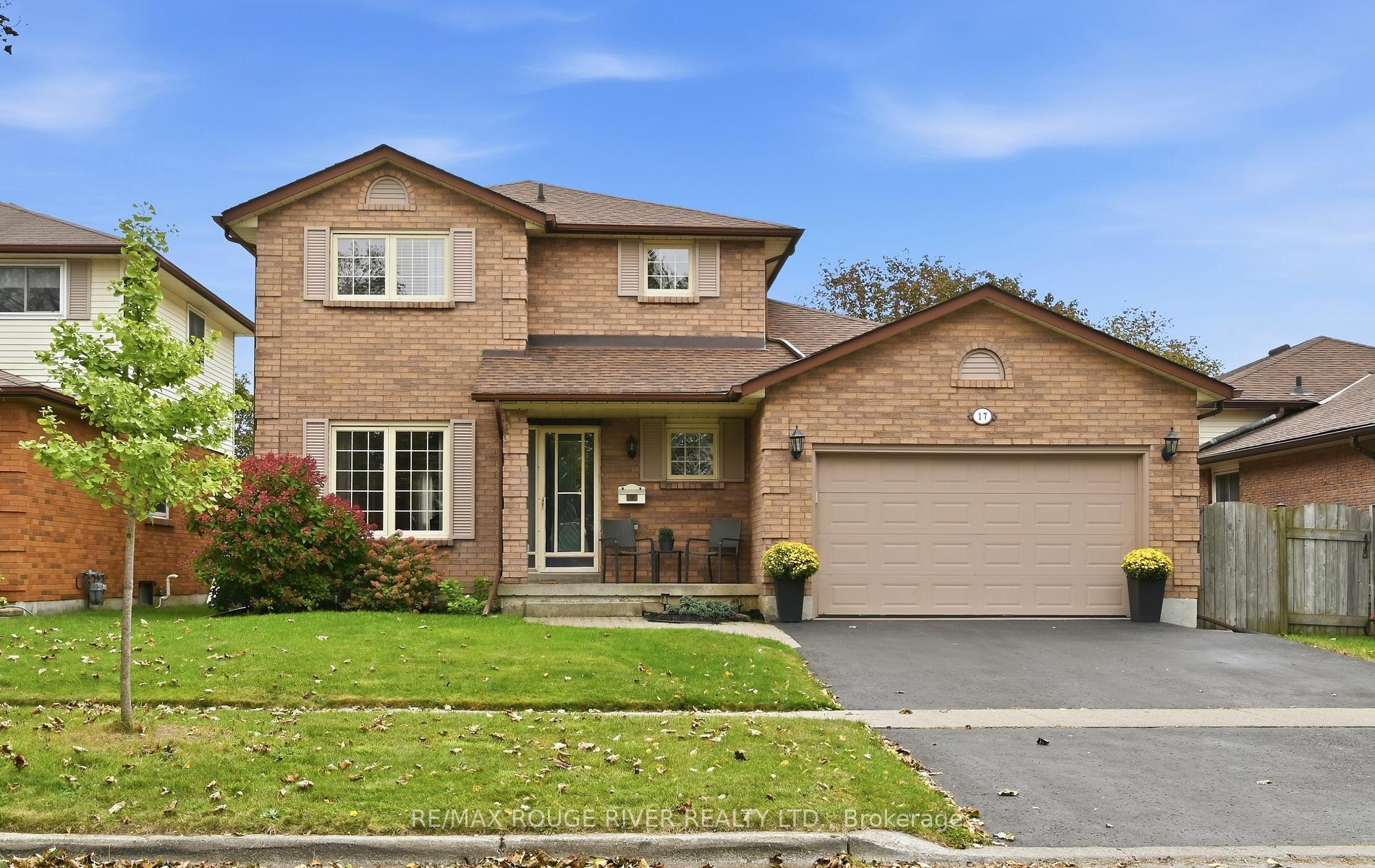 Photo 1 of 17 Cloverfield Street, Clarington, Courtice — HOMEH