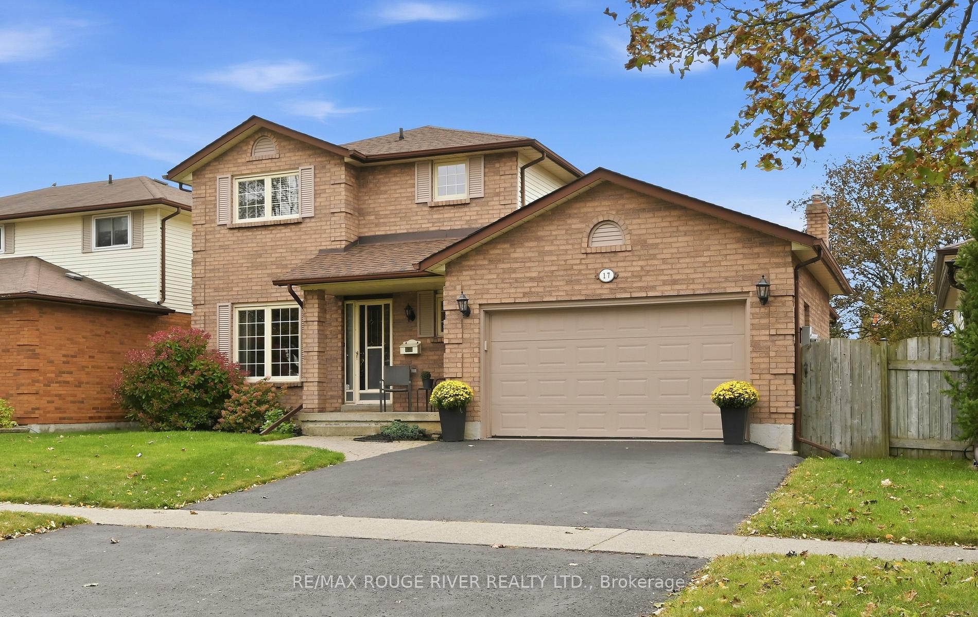Photo 2 of 17 Cloverfield Street, Clarington, Courtice — HOMEH