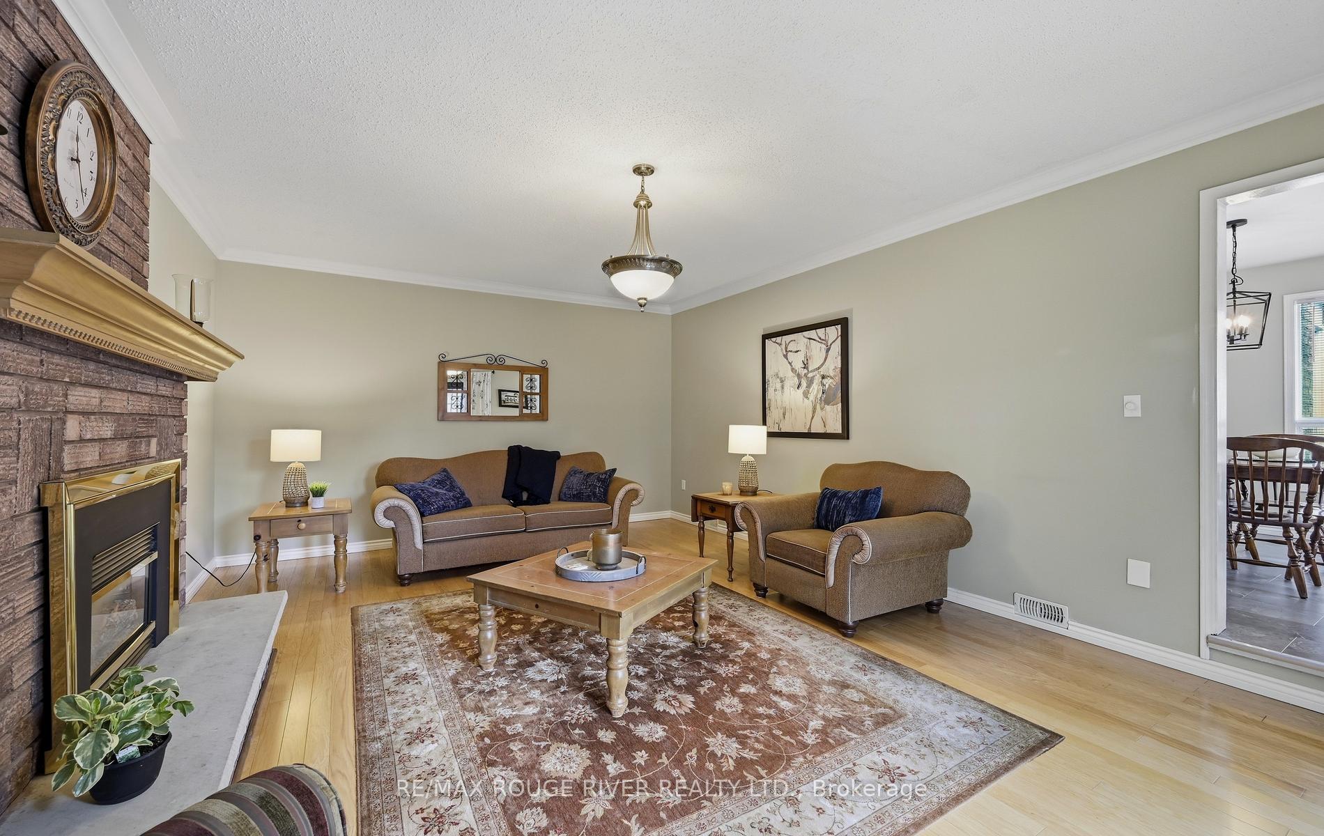 Photo 16 of 17 Cloverfield Street, Clarington, Courtice — HOMEH