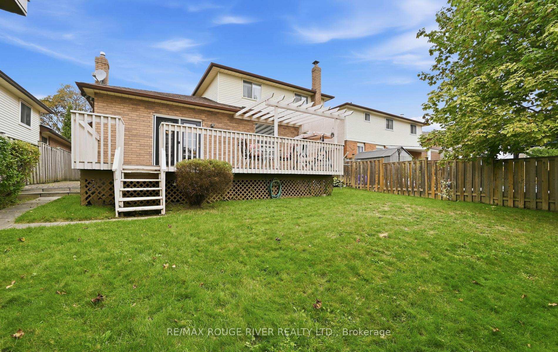 Photo 31 of 17 Cloverfield Street, Clarington, Courtice — HOMEH