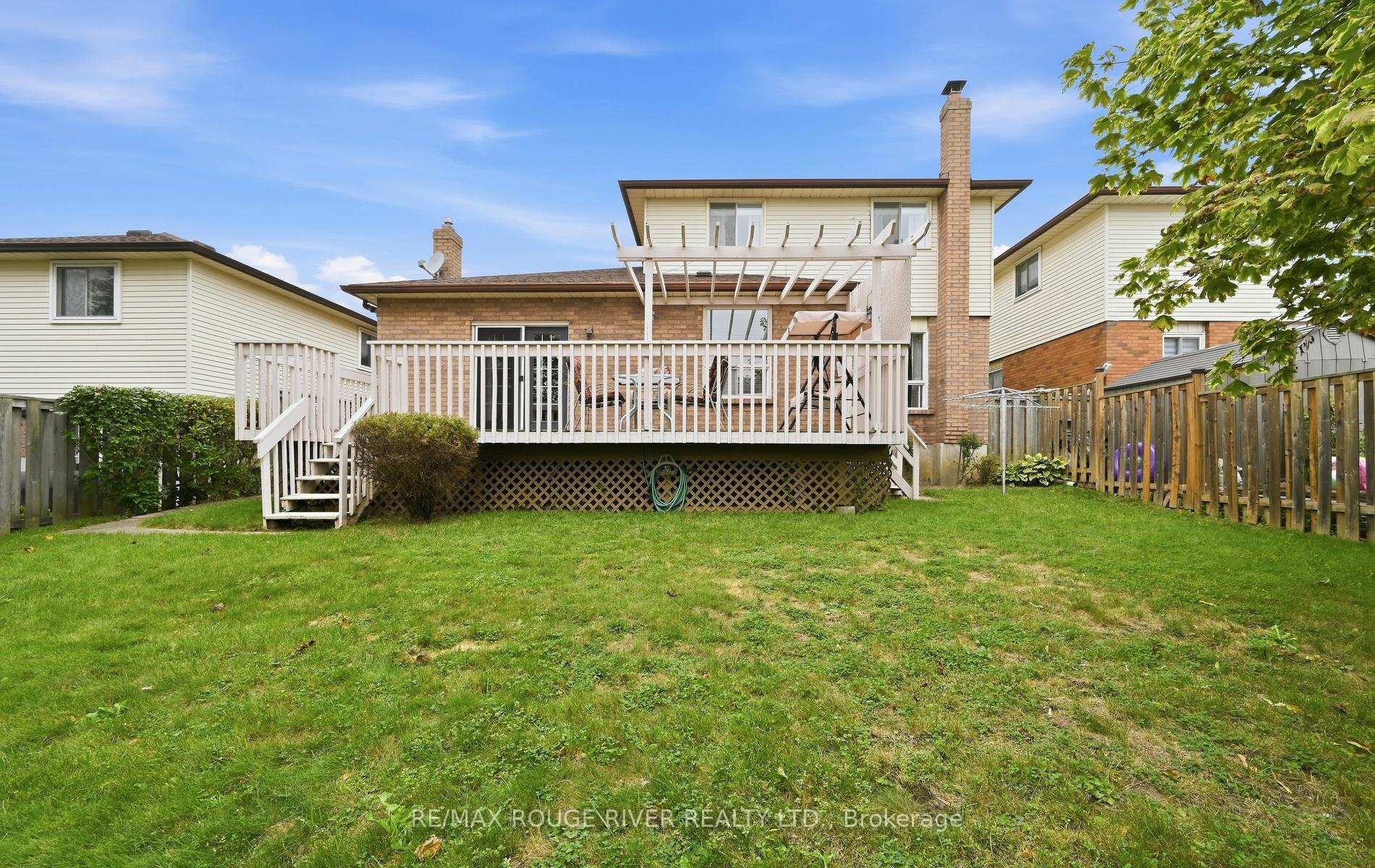Photo 32 of 17 Cloverfield Street, Clarington, Courtice — HOMEH