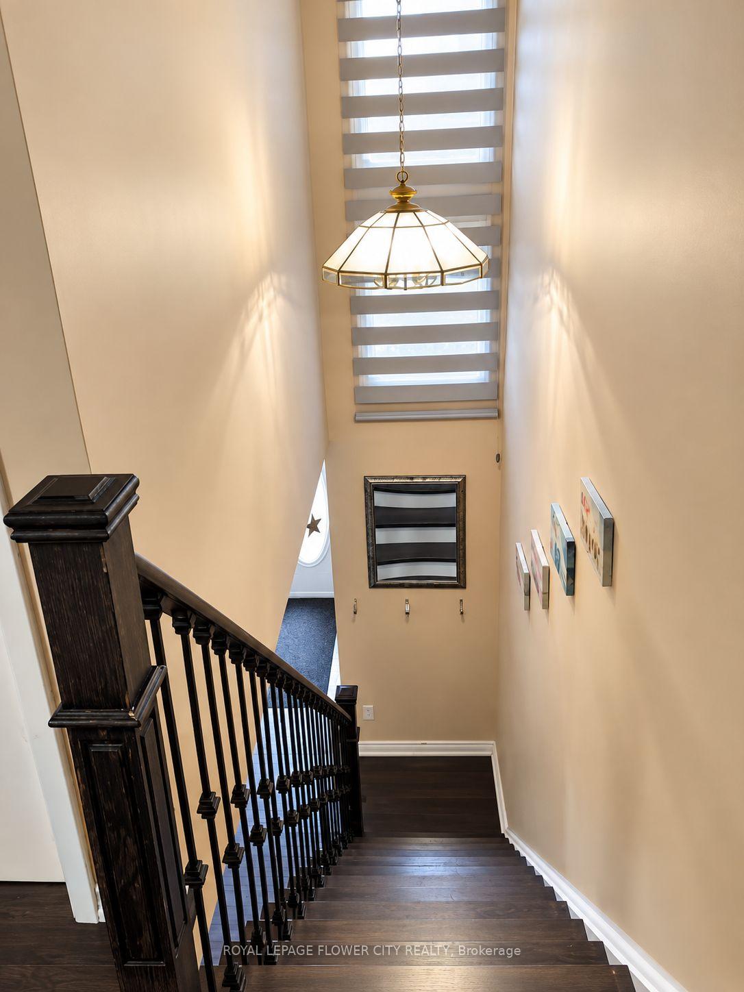 Photo 6 of Unit 5, 5 Foster Crescent, Brampton, Brampton North — HOMEH