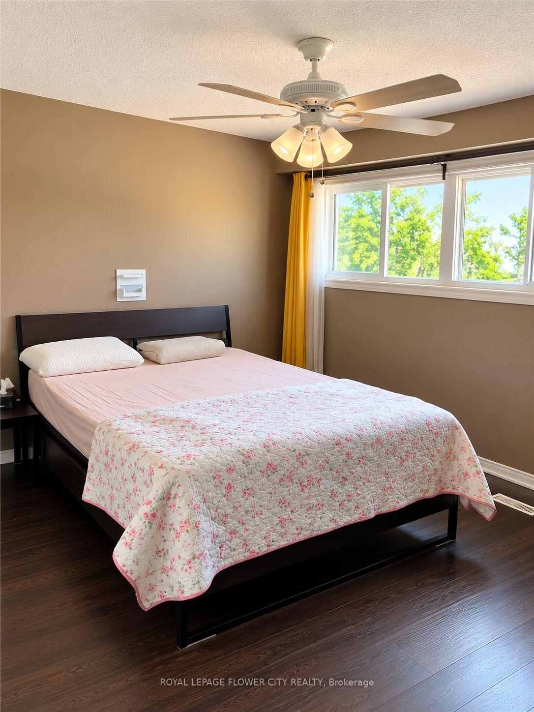 Photo 7 of Unit 5, 5 Foster Crescent, Brampton, Brampton North — HOMEH