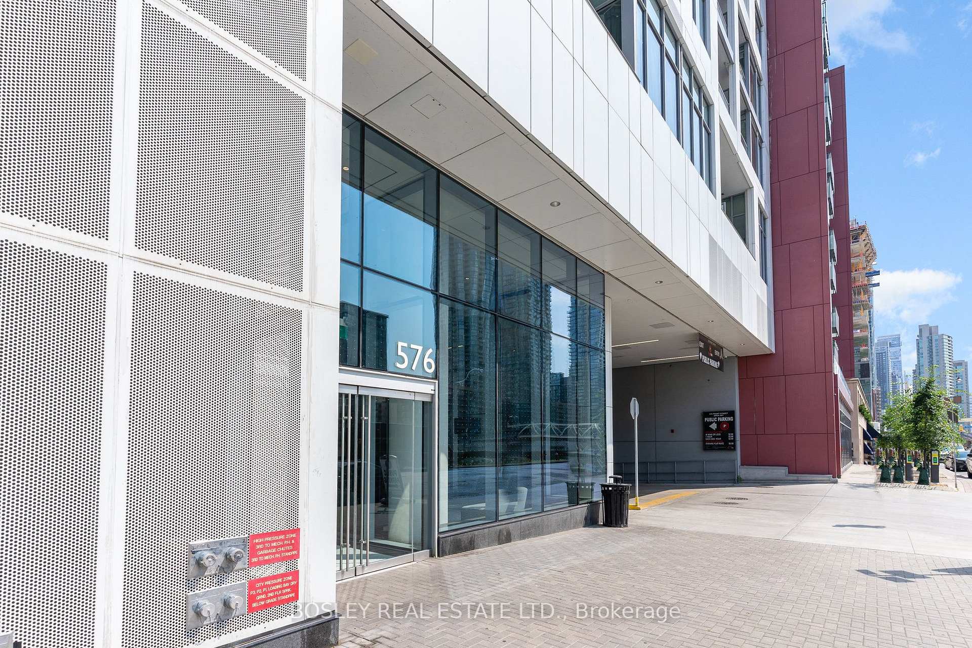 Photo 2 of Unit 411E, 576 Front Street W, Toronto, Waterfront Communities — HOMEH