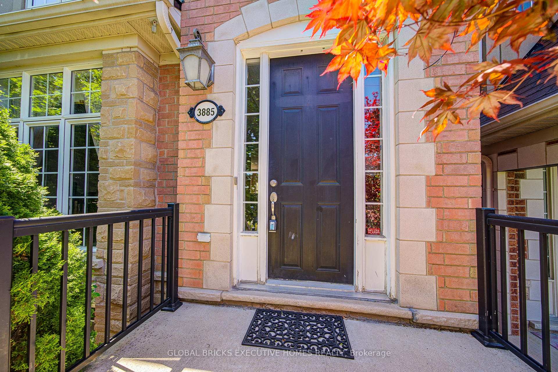 Photo 3 of 3885 Eglinton Avenue, Mississauga, Churchill Meadows — HOMEH