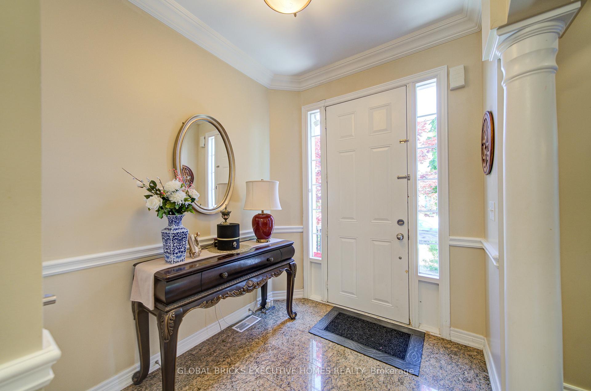 Photo 4 of 3885 Eglinton Avenue, Mississauga, Churchill Meadows — HOMEH