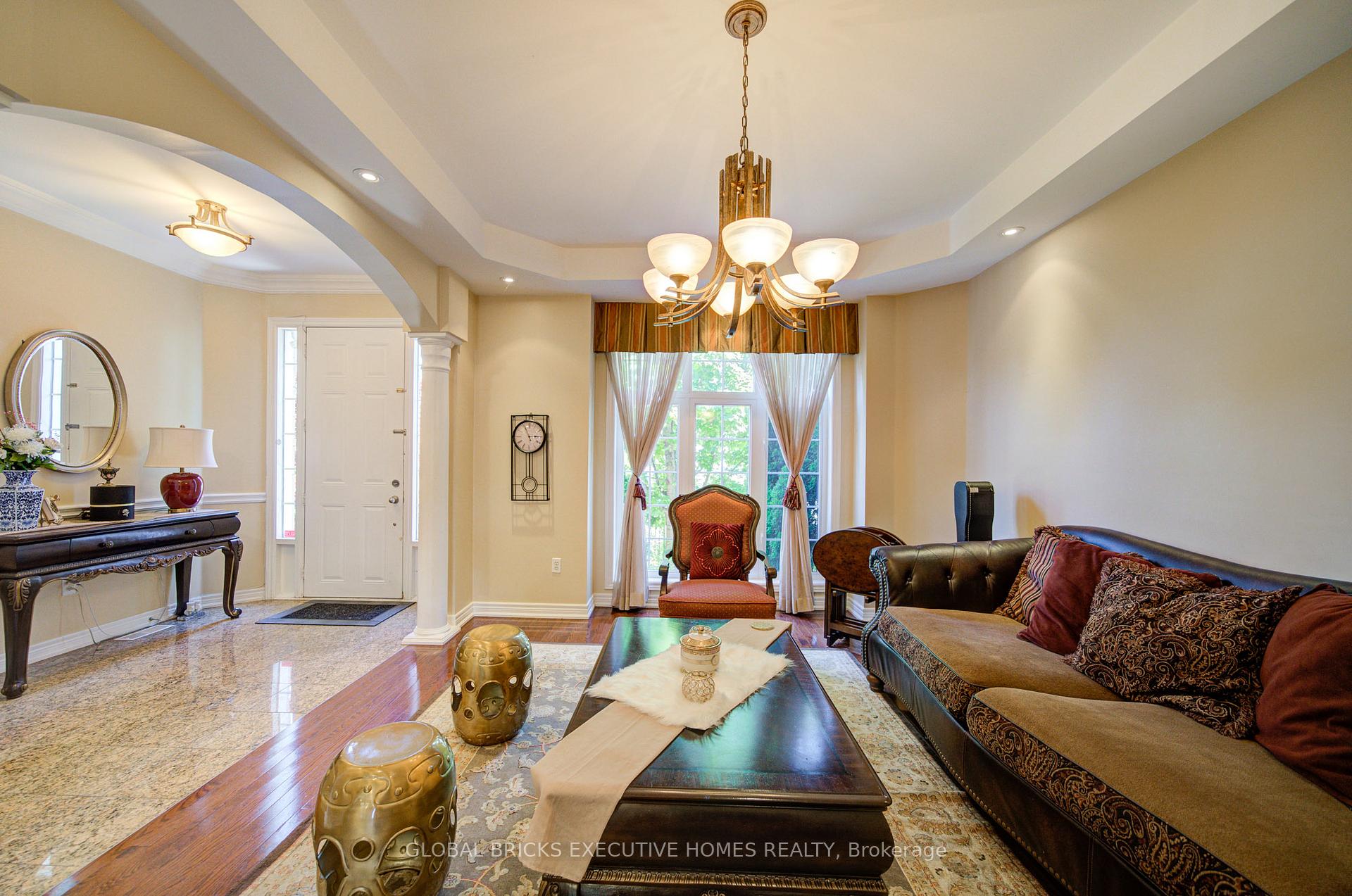 Photo 5 of 3885 Eglinton Avenue, Mississauga, Churchill Meadows — HOMEH