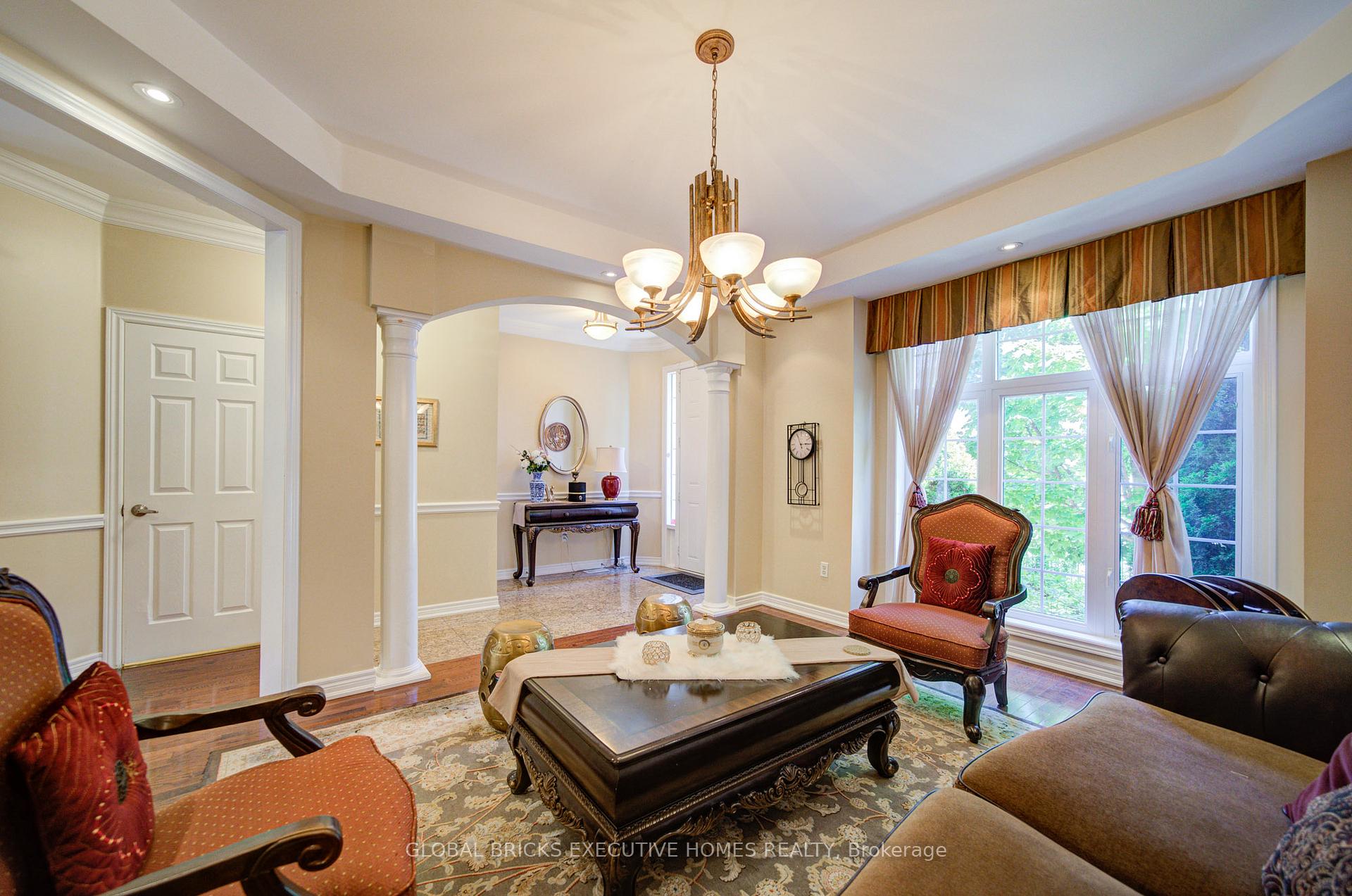 Photo 6 of 3885 Eglinton Avenue, Mississauga, Churchill Meadows — HOMEH