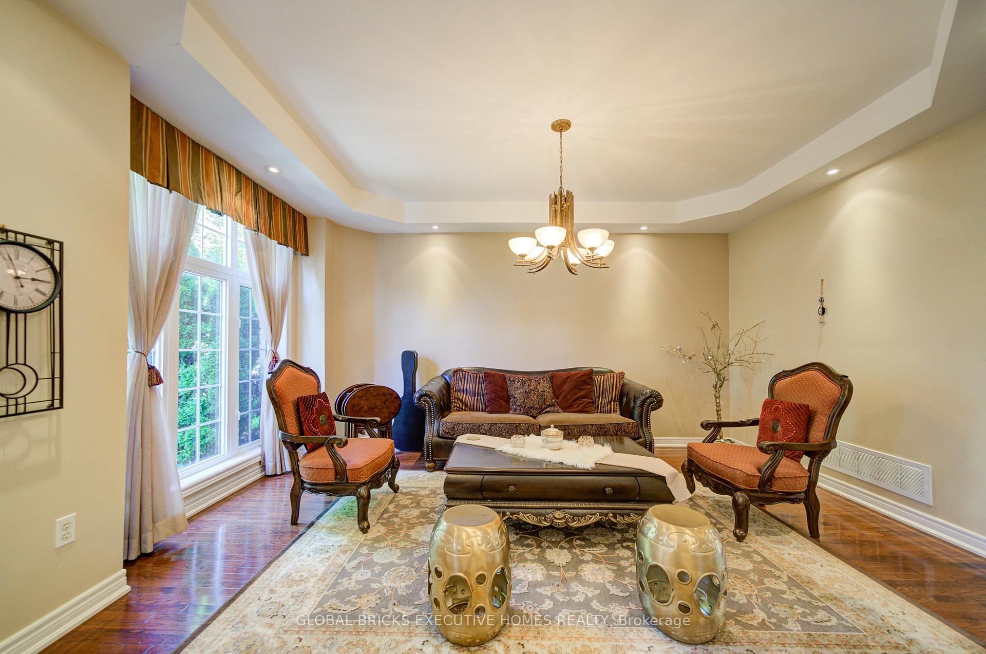 Photo 7 of 3885 Eglinton Avenue, Mississauga, Churchill Meadows — HOMEH