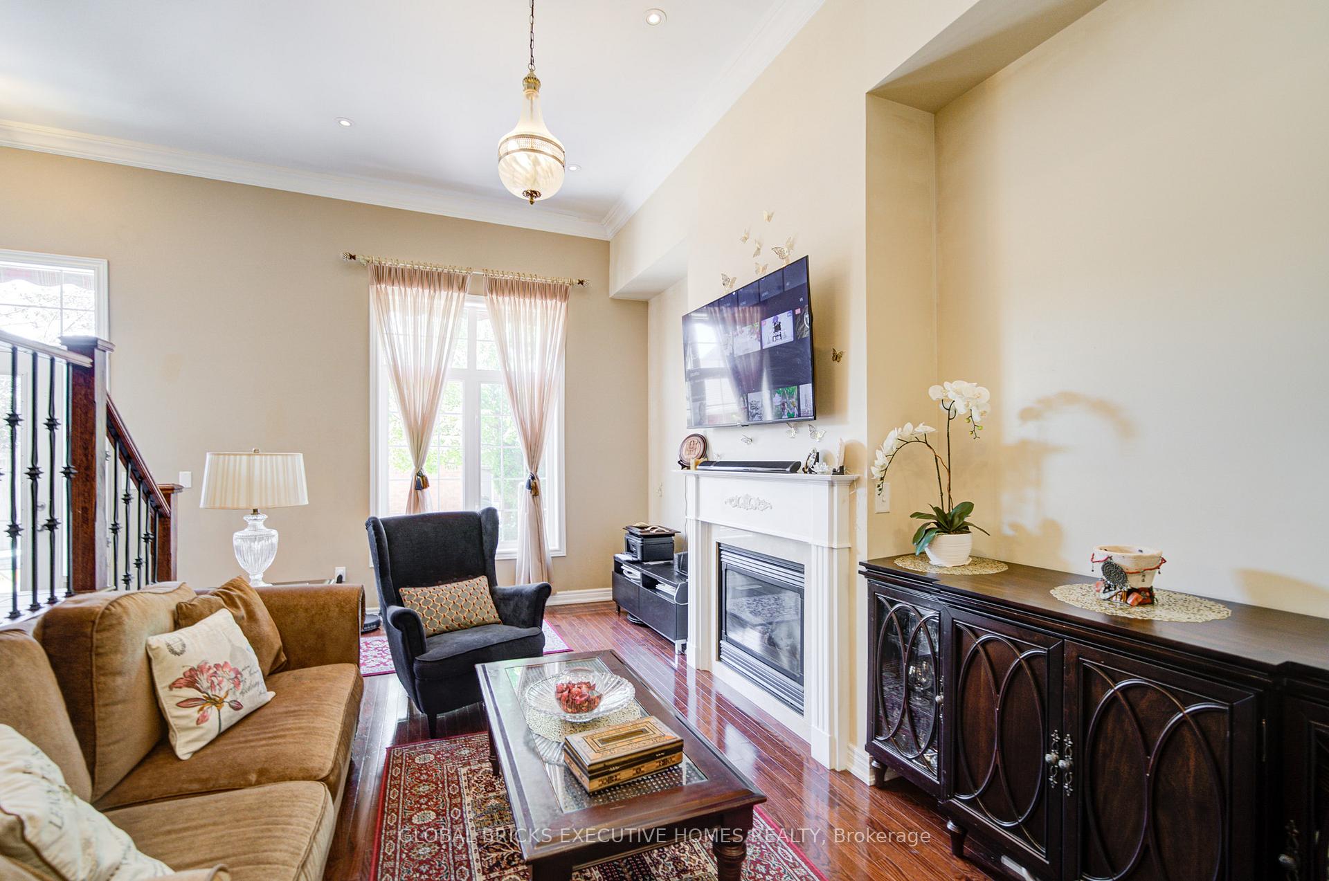 Photo 17 of 3885 Eglinton Avenue, Mississauga, Churchill Meadows — HOMEH