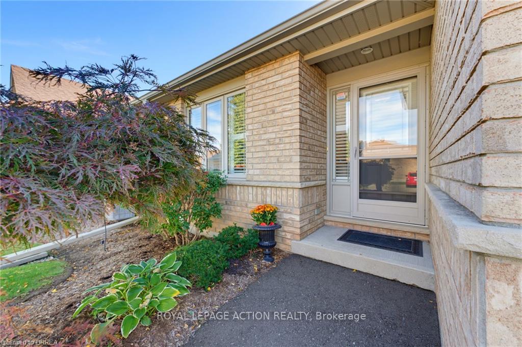 Photo 5 of Unit 8, 601 Conklin Road, Brantford, Empire South — HOMEH