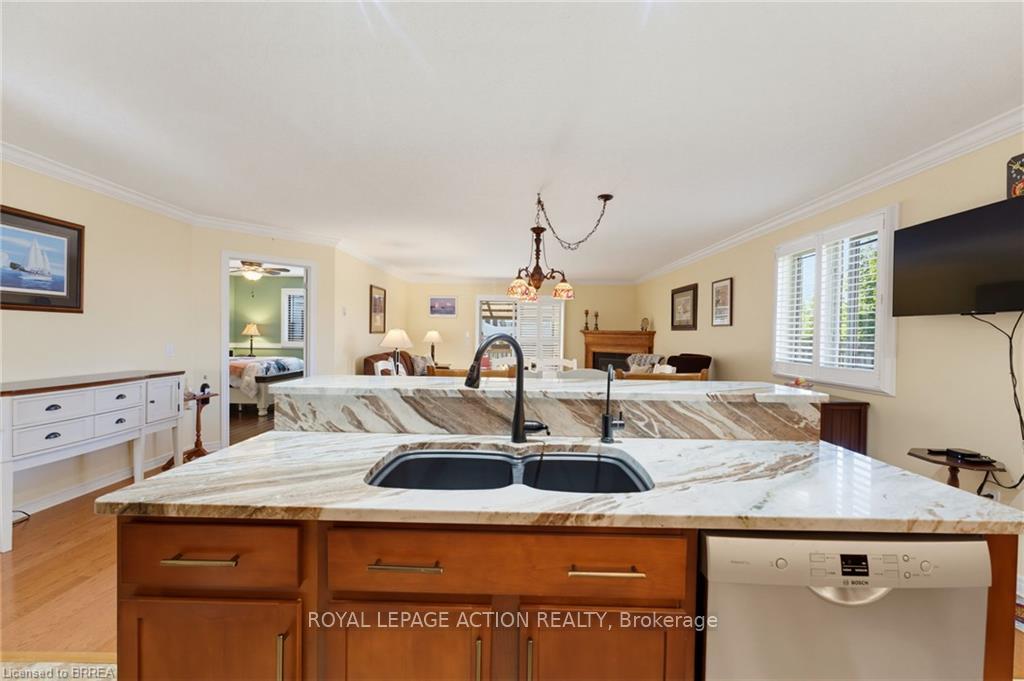 Photo 11 of Unit 8, 601 Conklin Road, Brantford, Empire South — HOMEH
