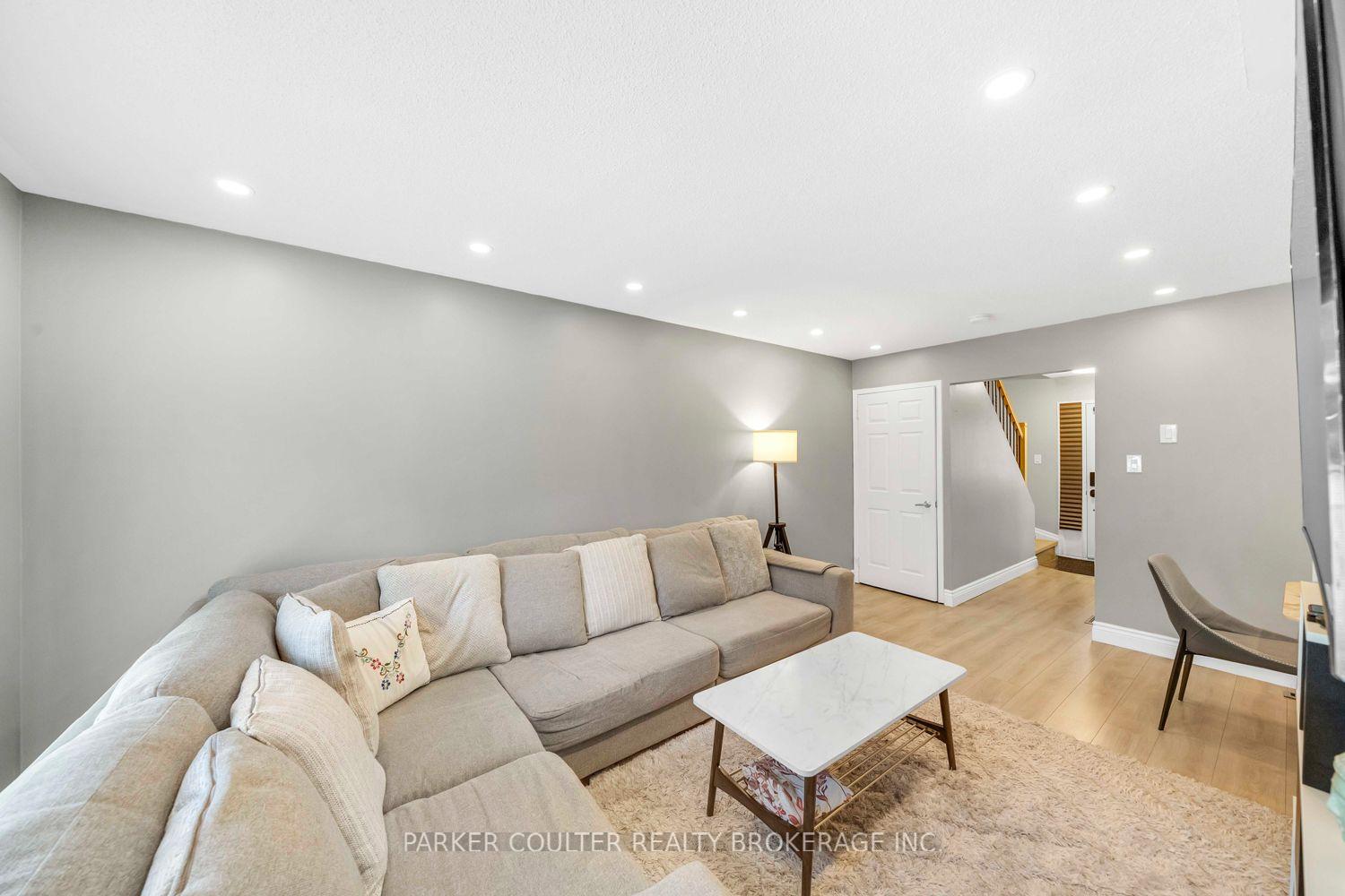 Photo 9 of 16 Drake Drive, Barrie, Painswick South — HOMEH