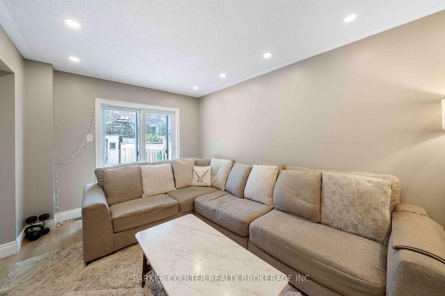Photo 11 of 16 Drake Drive, Barrie, Painswick South — HOMEH