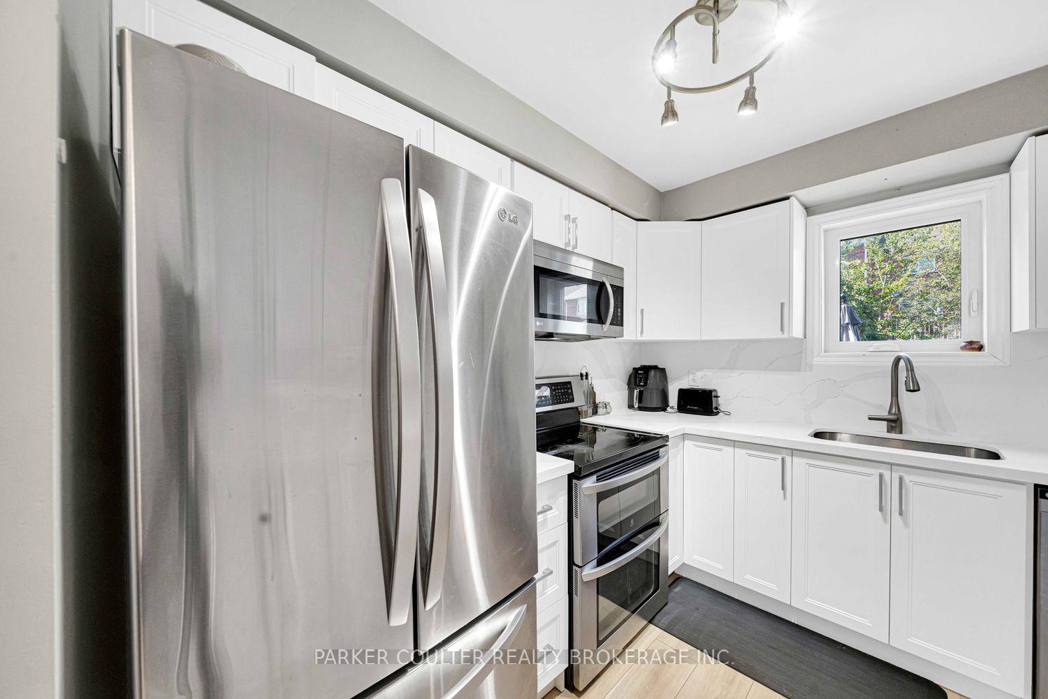 Photo 18 of 16 Drake Drive, Barrie, Painswick South — HOMEH