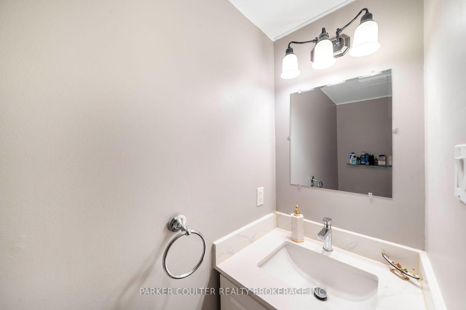 Photo 20 of 16 Drake Drive, Barrie, Painswick South — HOMEH