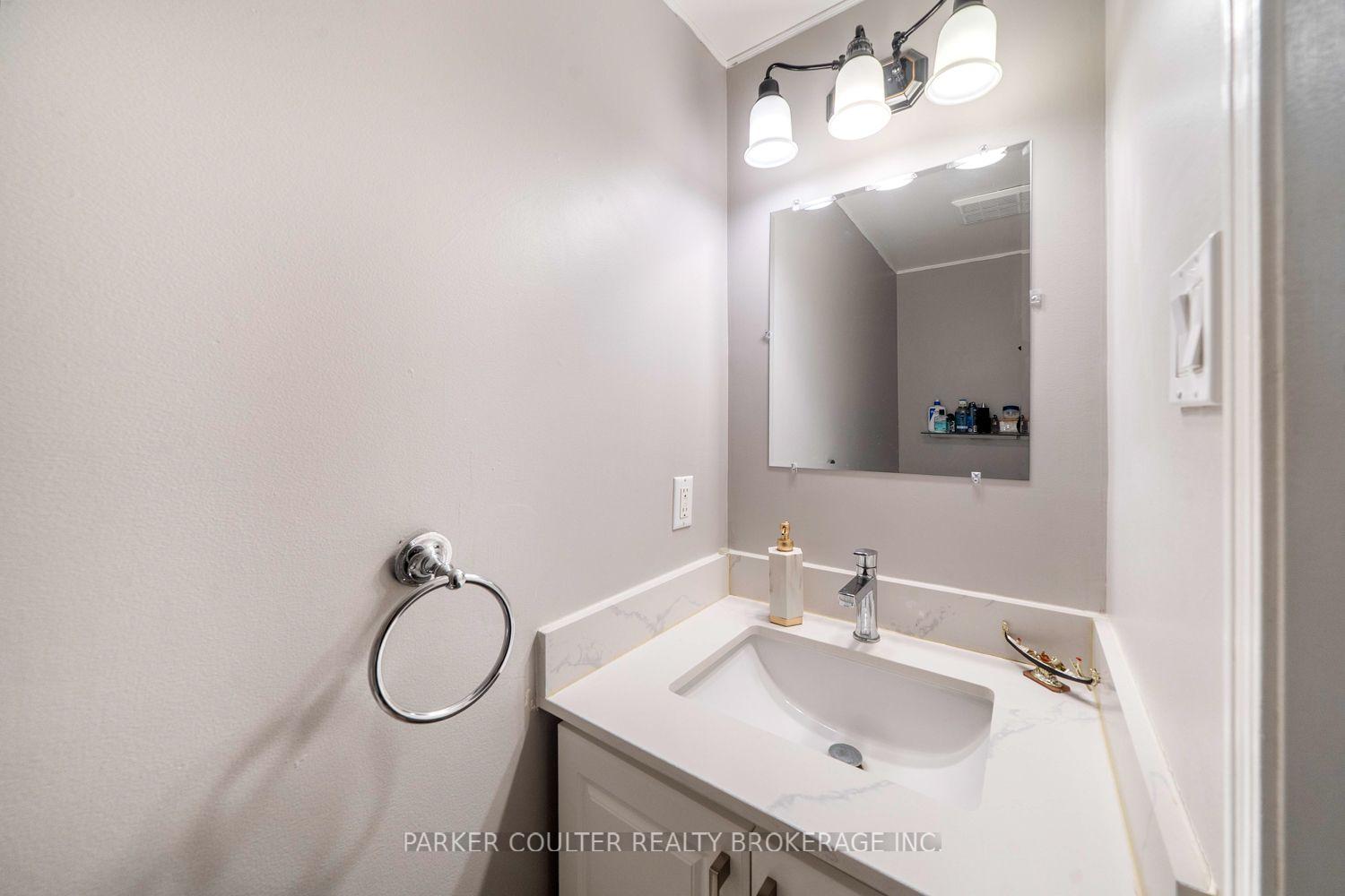 Photo 32 of 16 Drake Drive, Barrie, Painswick South — HOMEH