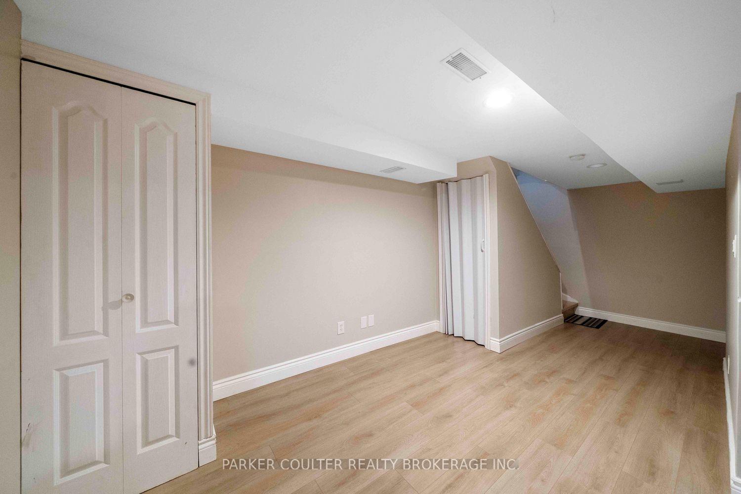 Photo 33 of 16 Drake Drive, Barrie, Painswick South — HOMEH