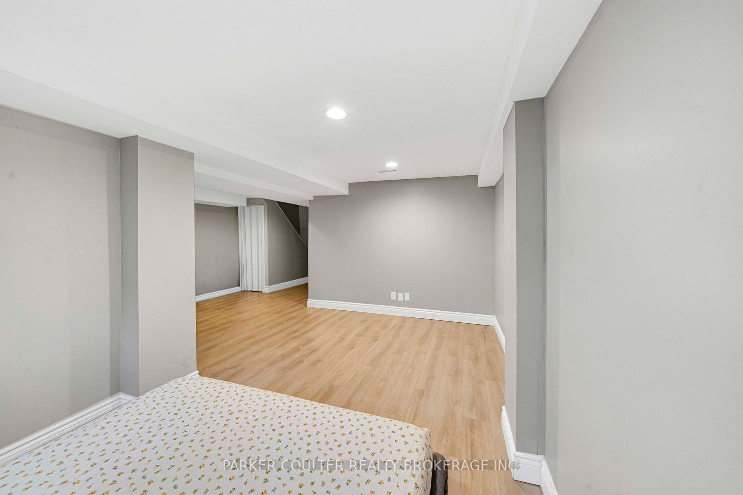 Photo 37 of 16 Drake Drive, Barrie, Painswick South — HOMEH