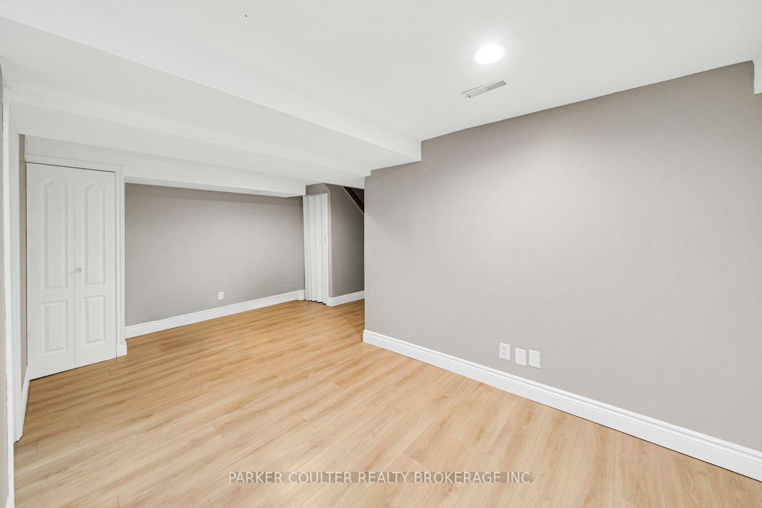 Photo 38 of 16 Drake Drive, Barrie, Painswick South — HOMEH