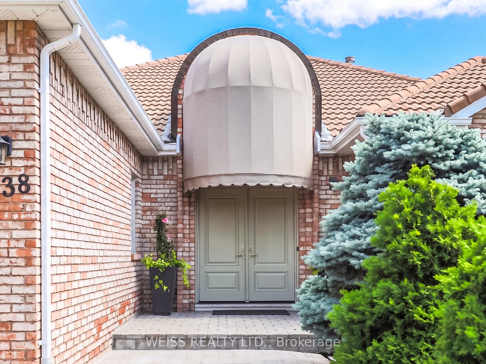 Photo 4 of 238 Bourbon Street, Vaughan, East Woodbridge — HOMEH