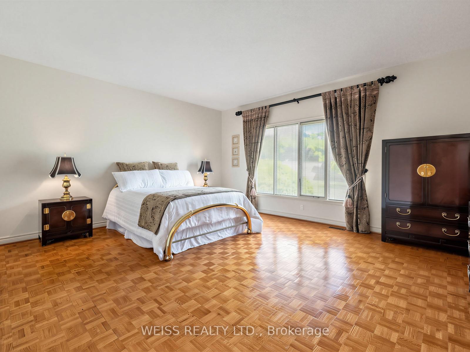 Photo 15 of 238 Bourbon Street, Vaughan, East Woodbridge — HOMEH