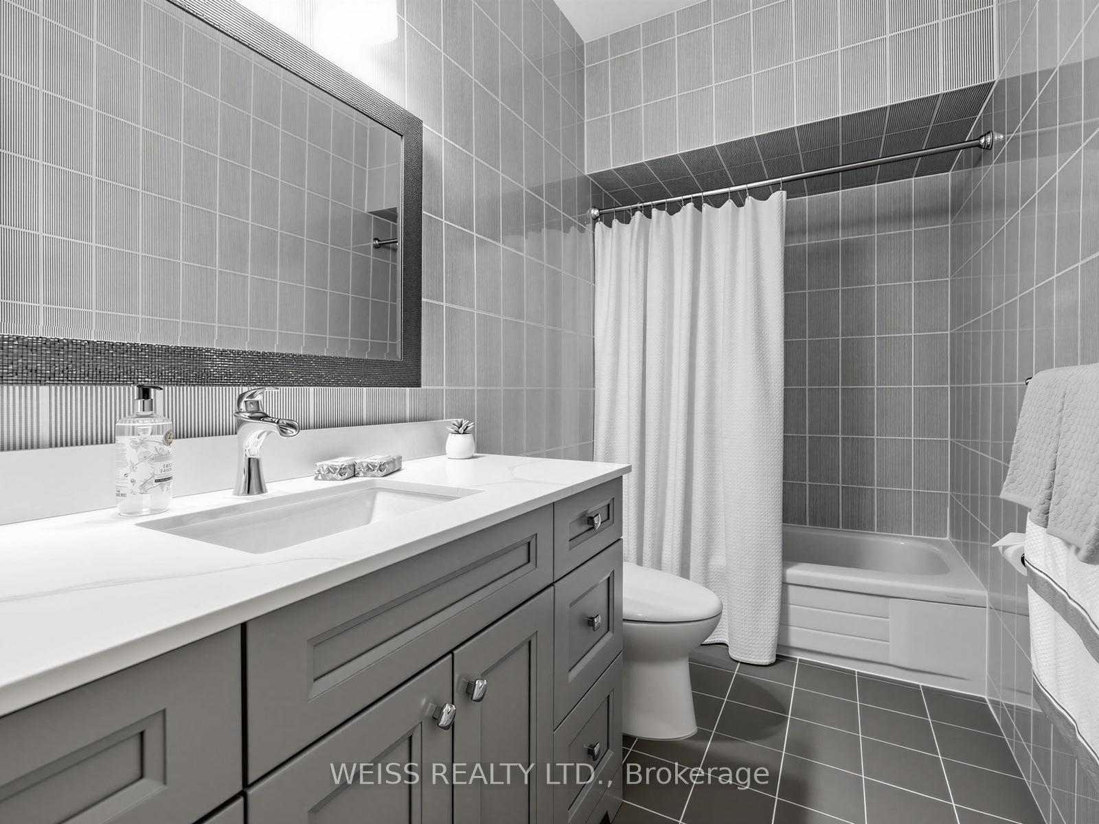 Photo 18 of 238 Bourbon Street, Vaughan, East Woodbridge — HOMEH