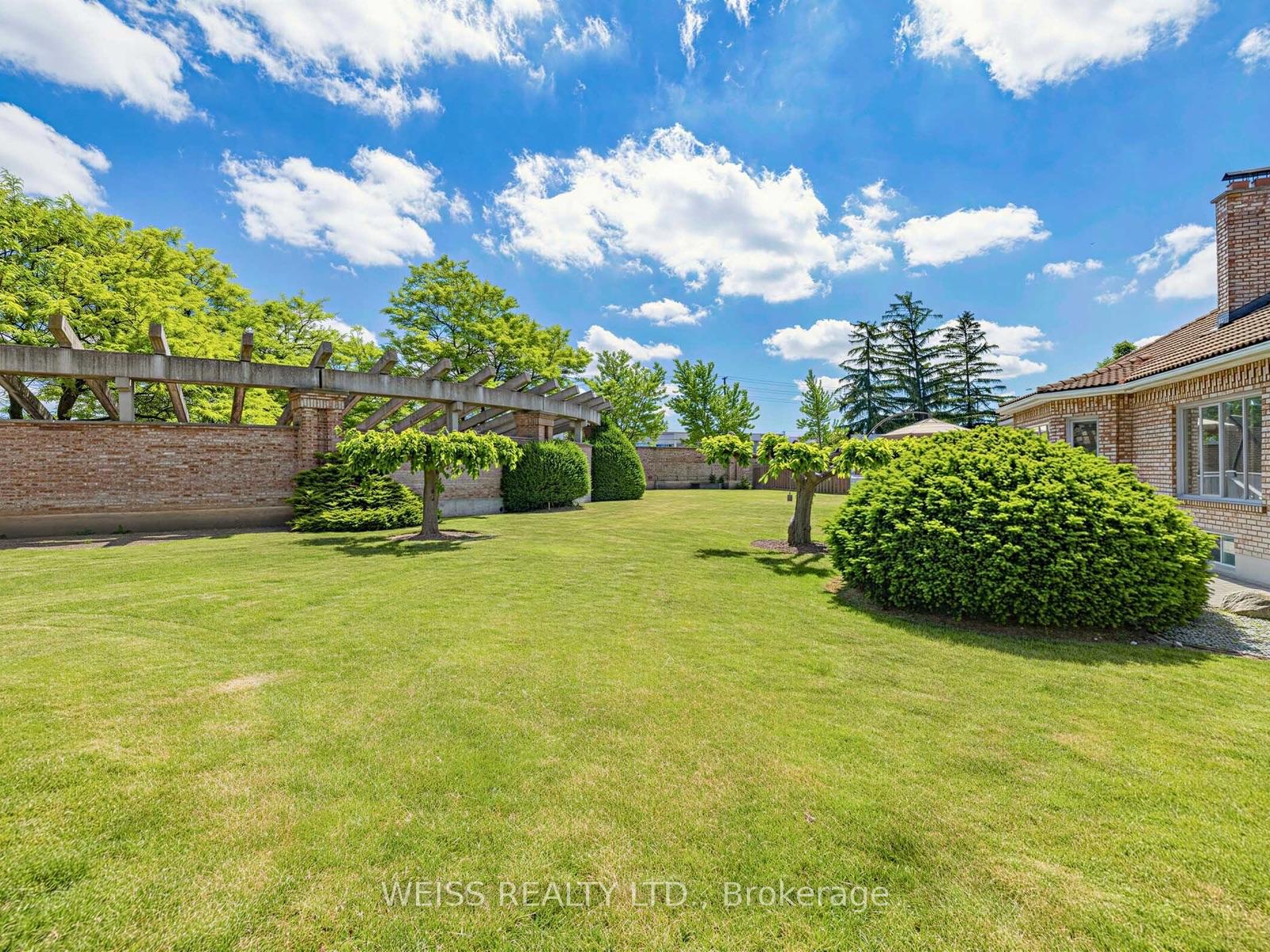 Photo 22 of 238 Bourbon Street, Vaughan, East Woodbridge — HOMEH