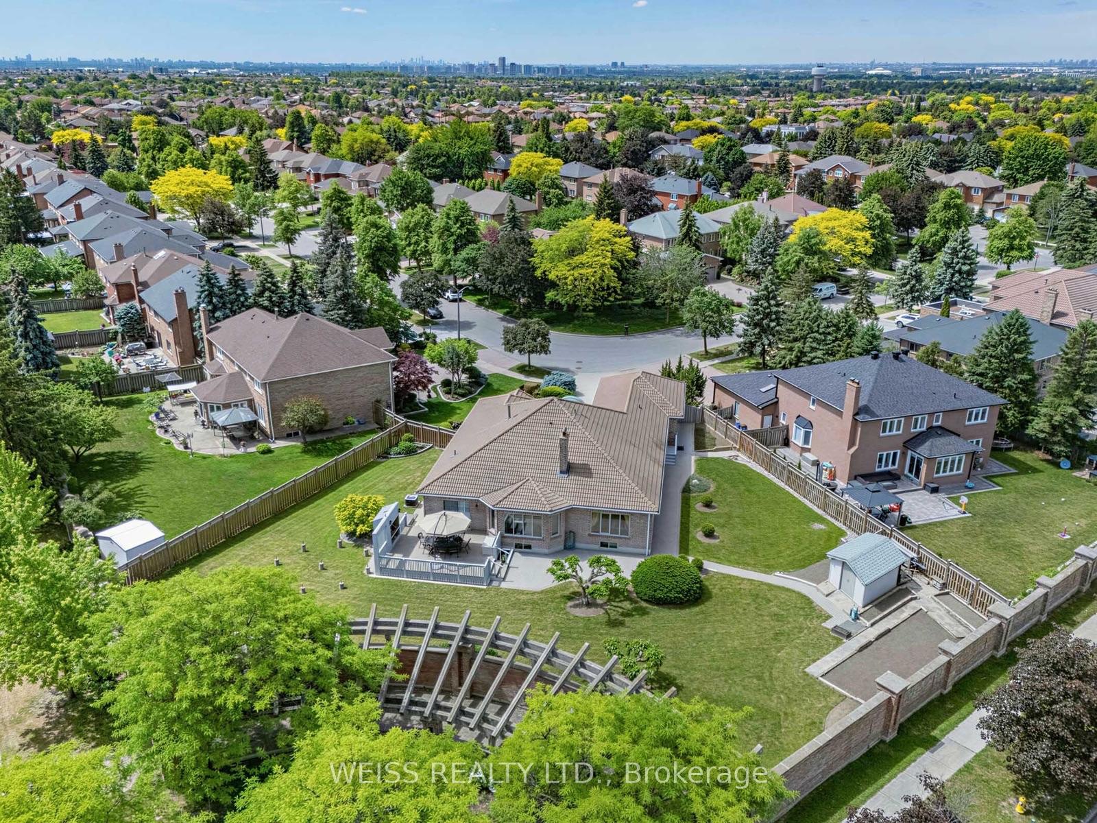 Photo 23 of 238 Bourbon Street, Vaughan, East Woodbridge — HOMEH