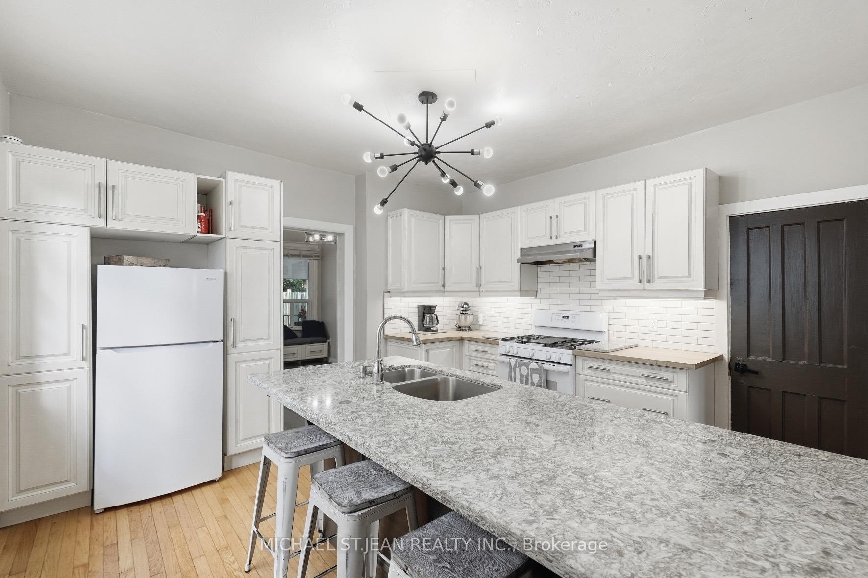 Photo 16 of 205 Lottridge Street, Hamilton, Stipley — HOMEH