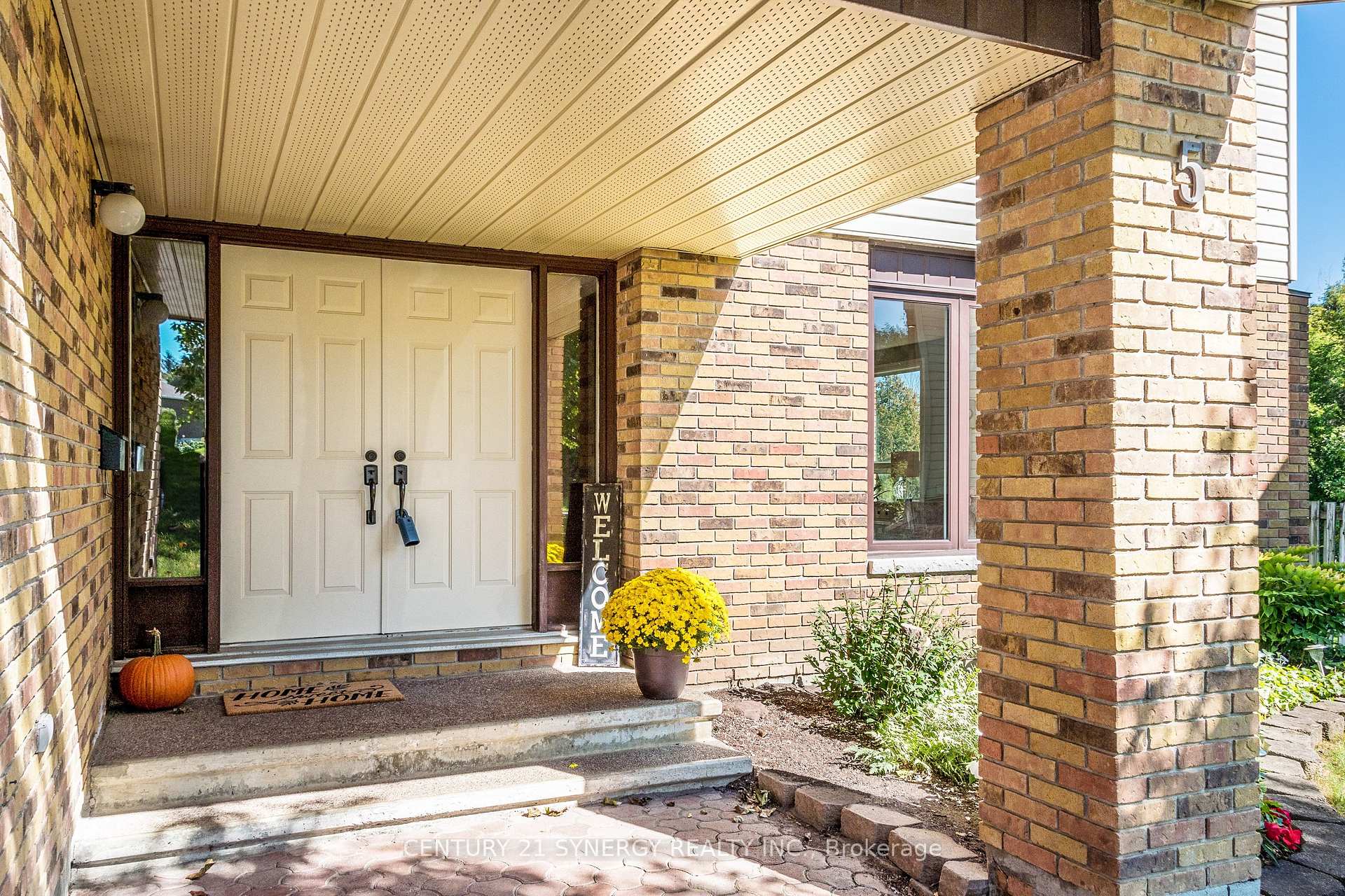 Photo 4 of 5 Chalice Court, Ottawa, Barrhaven - Pheasant Run — HOMEH