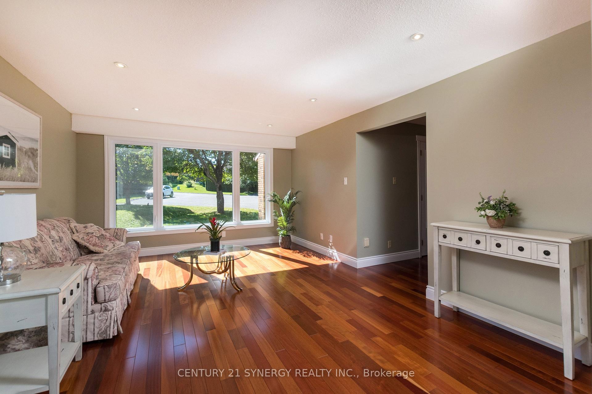 Photo 8 of 5 Chalice Court, Ottawa, Barrhaven - Pheasant Run — HOMEH