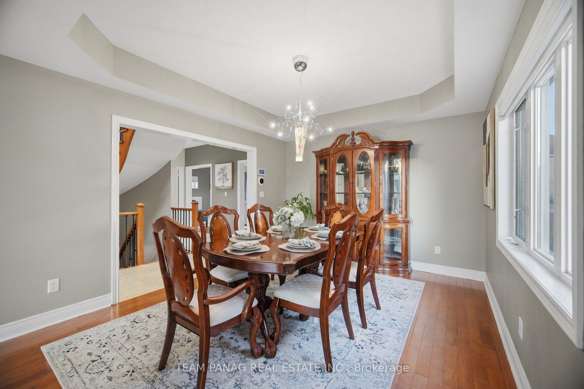 Photo 14 of 58 Saint Hubert Drive, Brampton, Vales of Castlemore North — HOMEH
