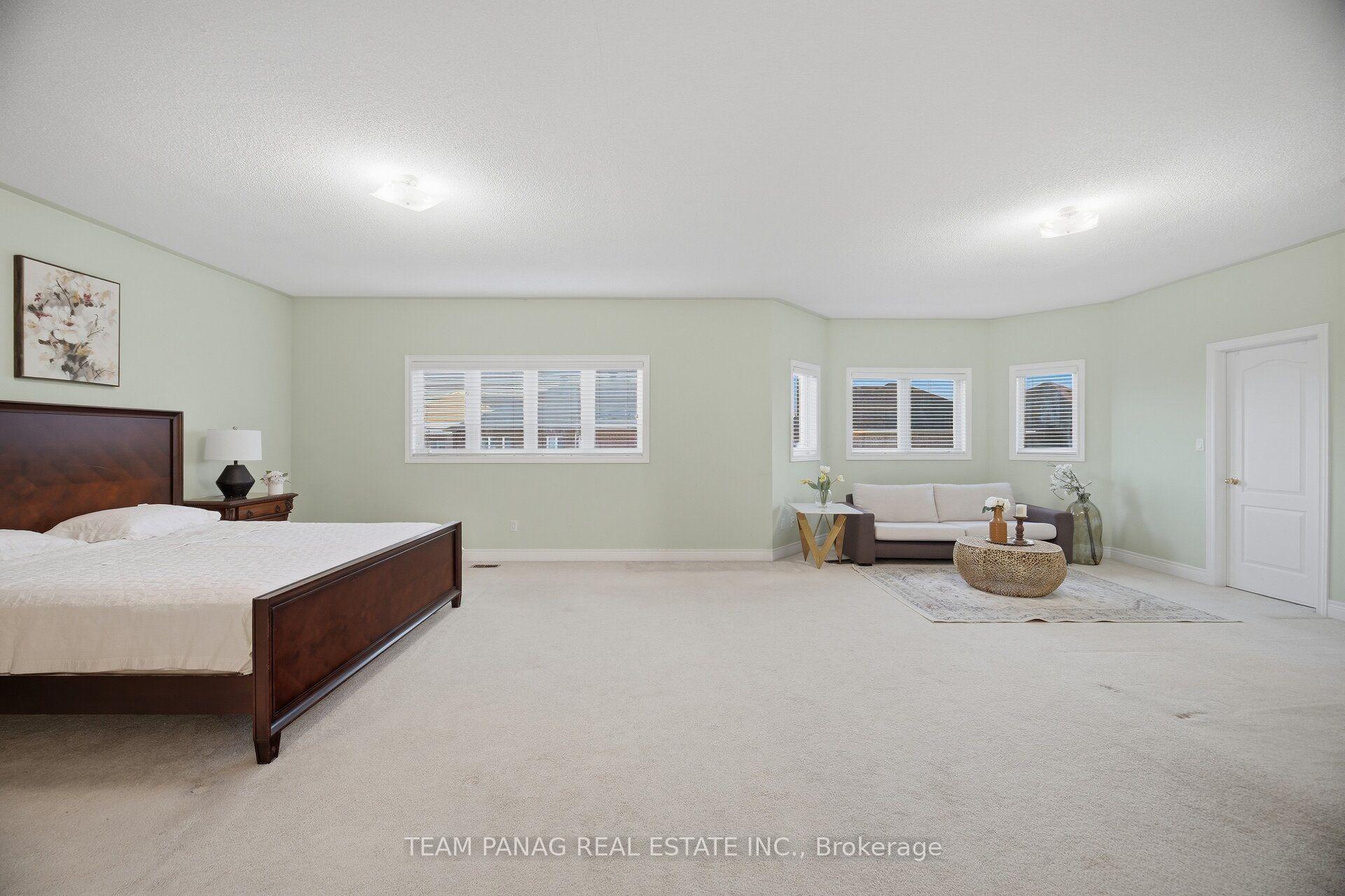 Photo 29 of 58 Saint Hubert Drive, Brampton, Vales of Castlemore North — HOMEH