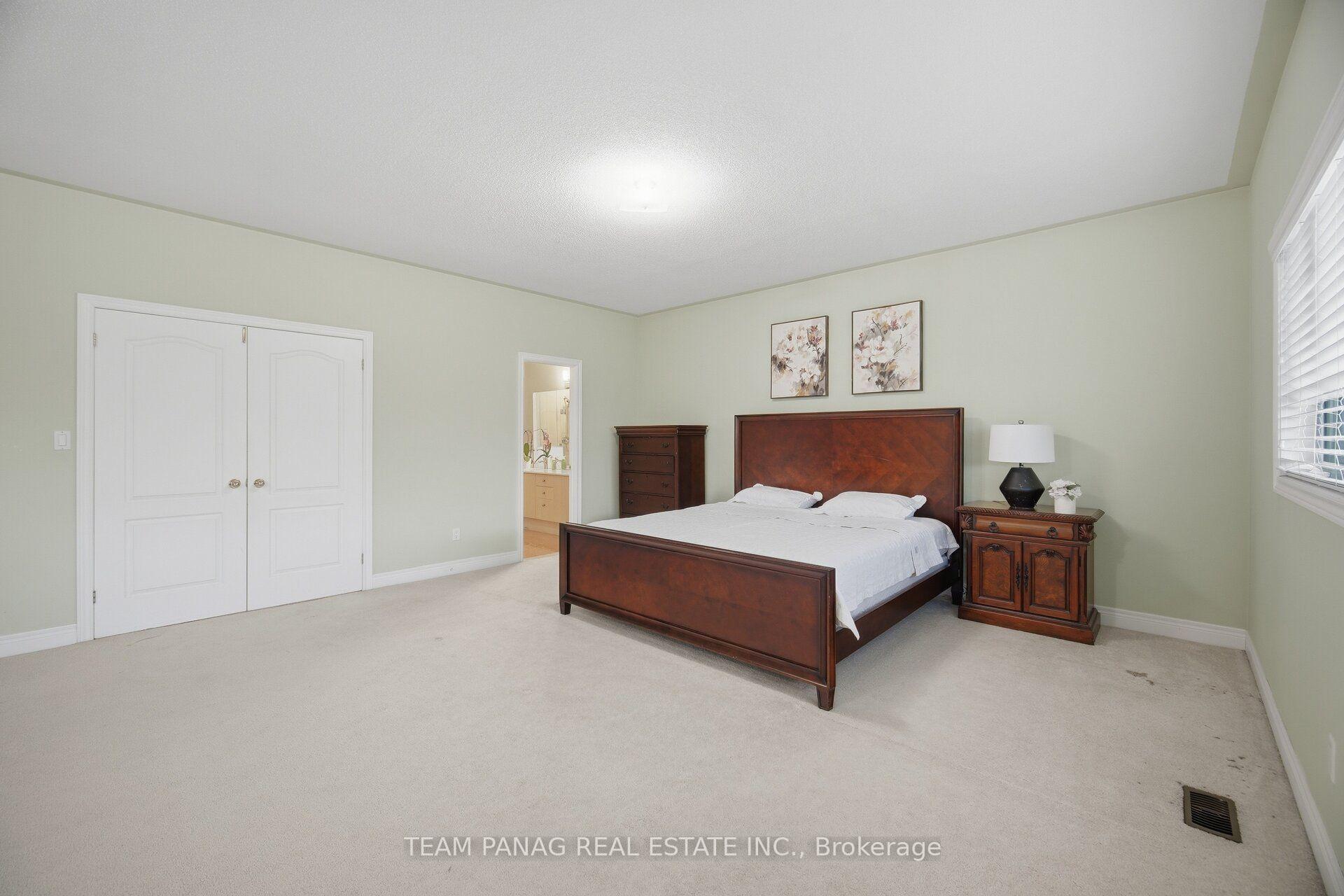 Photo 31 of 58 Saint Hubert Drive, Brampton, Vales of Castlemore North — HOMEH