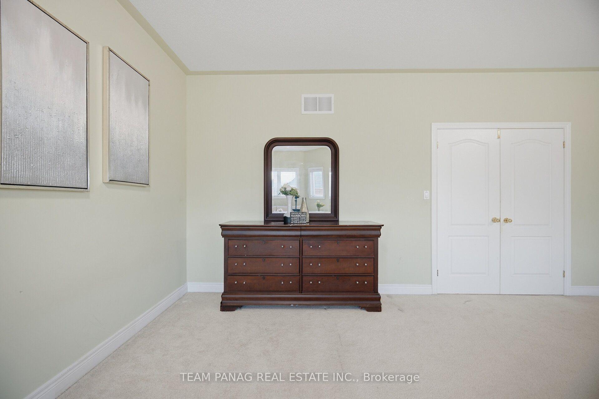 Photo 35 of 58 Saint Hubert Drive, Brampton, Vales of Castlemore North — HOMEH