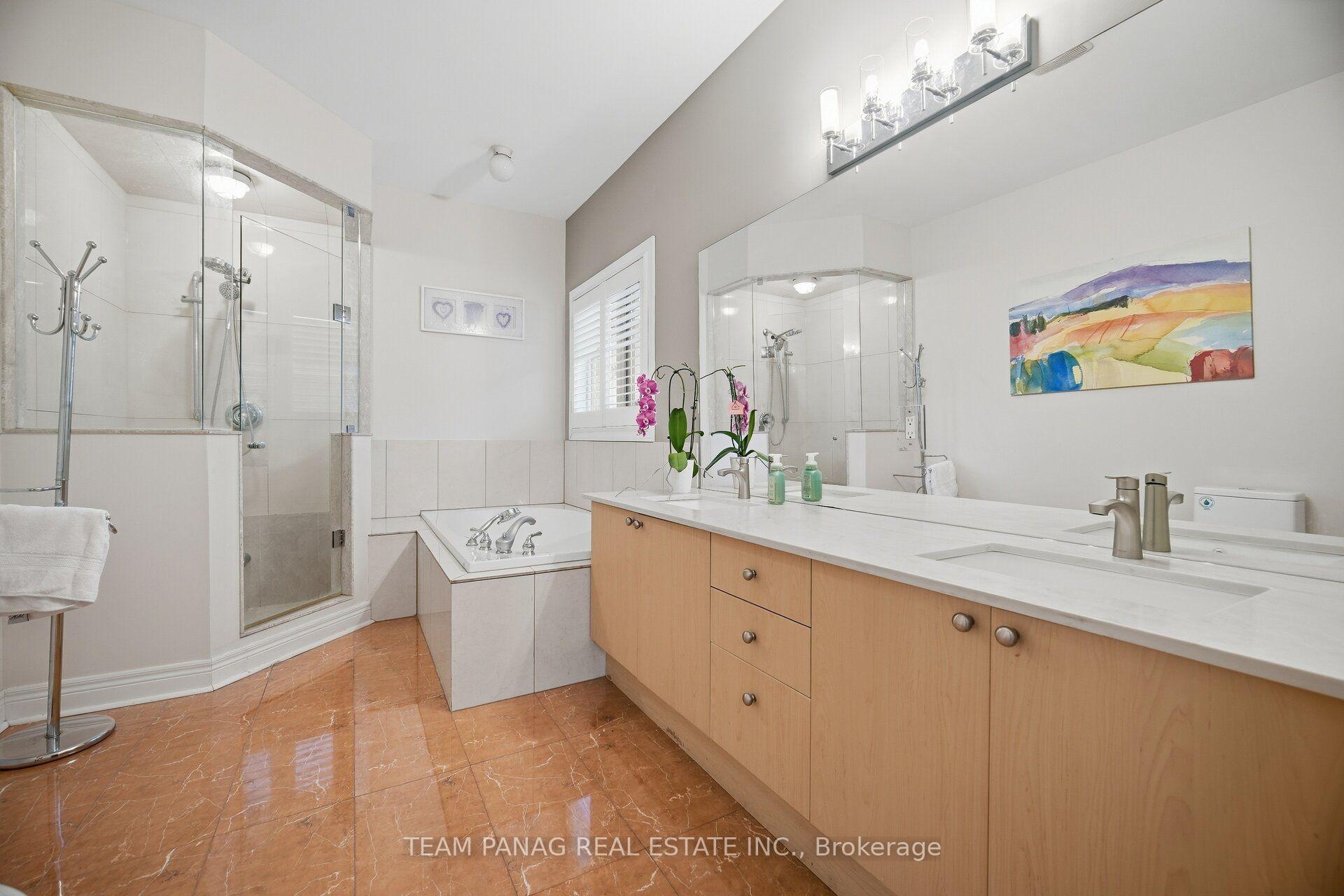 Photo 37 of 58 Saint Hubert Drive, Brampton, Vales of Castlemore North — HOMEH