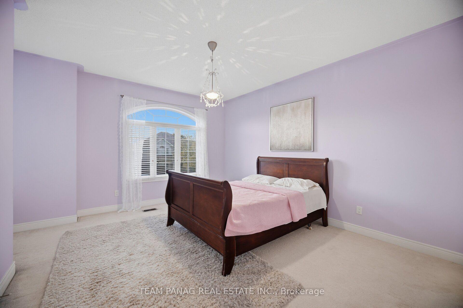 Photo 47 of 58 Saint Hubert Drive, Brampton, Vales of Castlemore North — HOMEH
