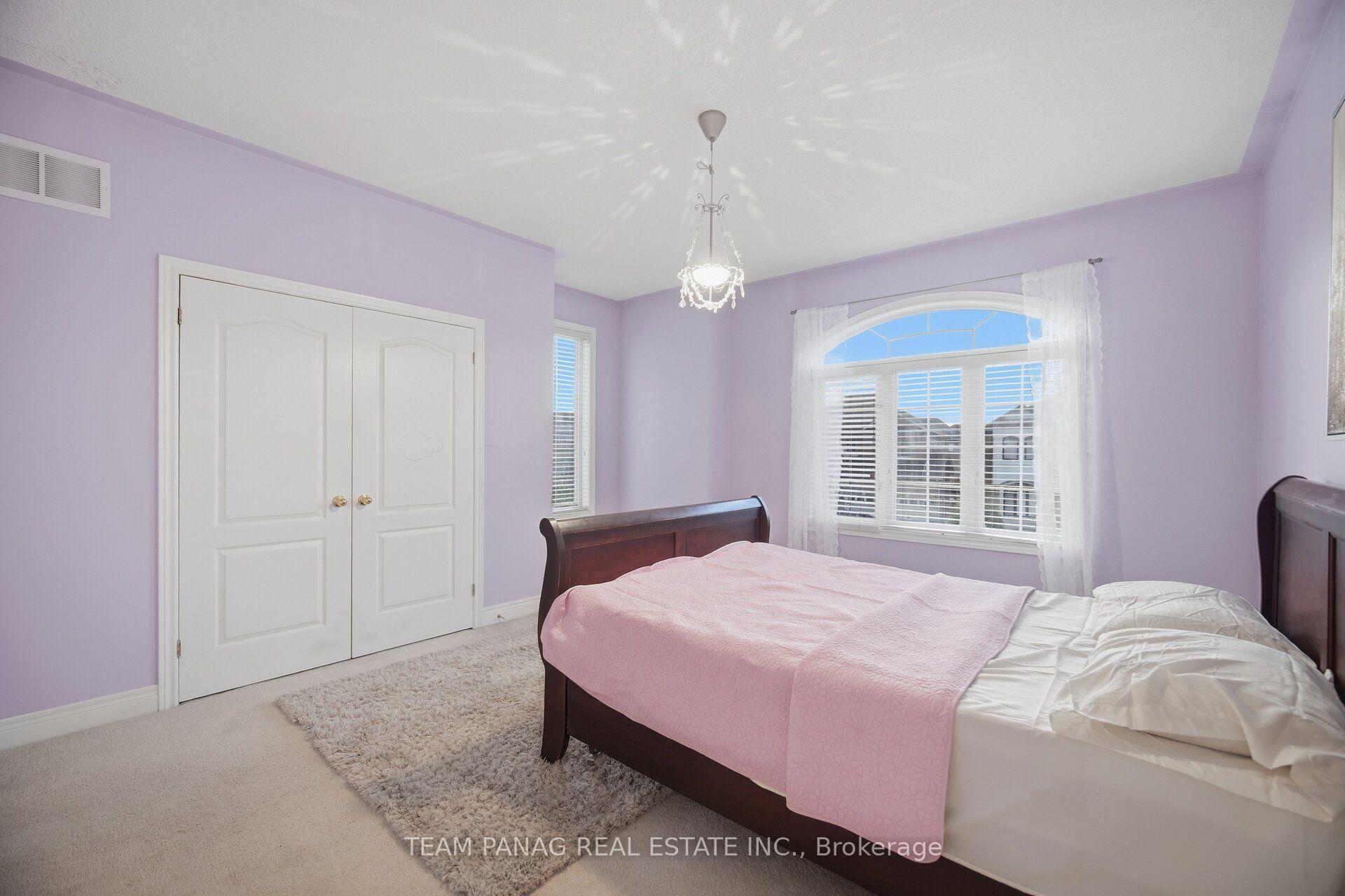 Photo 48 of 58 Saint Hubert Drive, Brampton, Vales of Castlemore North — HOMEH