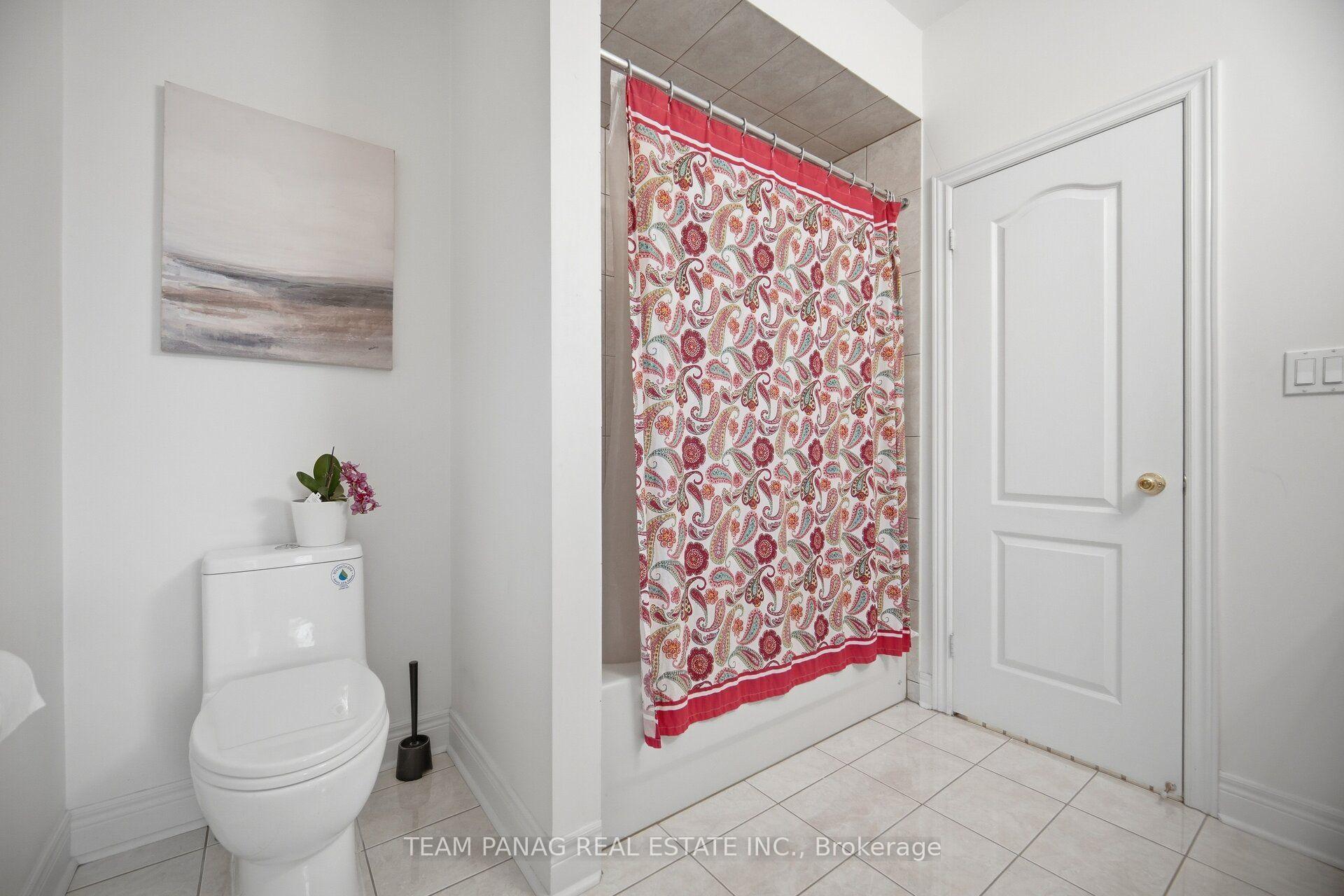 Photo 53 of 58 Saint Hubert Drive, Brampton, Vales of Castlemore North — HOMEH