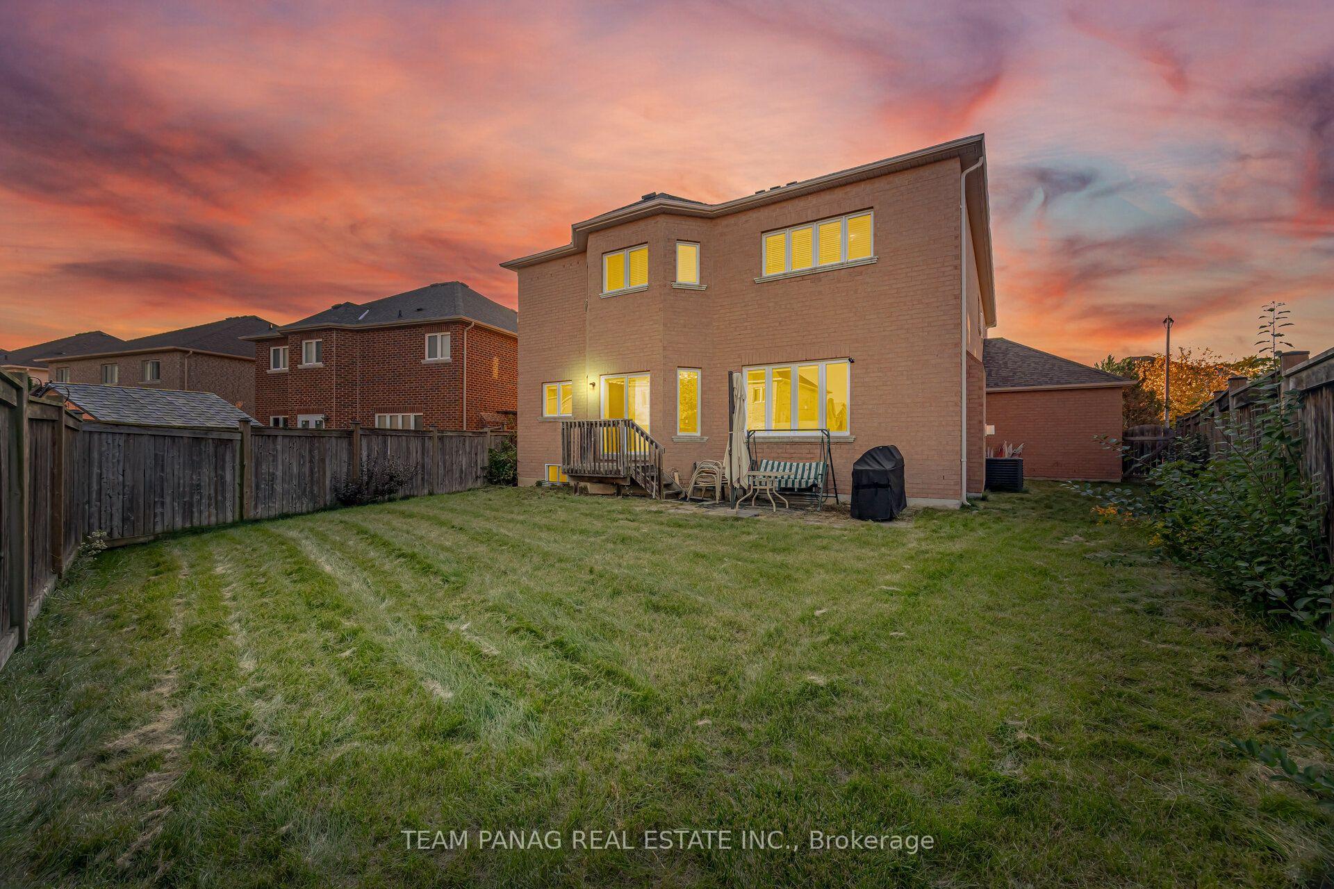 Photo 51 of 58 Saint Hubert Drive, Brampton, Vales of Castlemore North — HOMEH