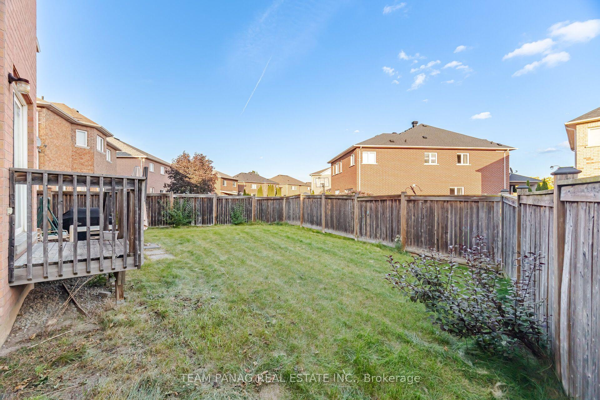 Photo 52 of 58 Saint Hubert Drive, Brampton, Vales of Castlemore North — HOMEH