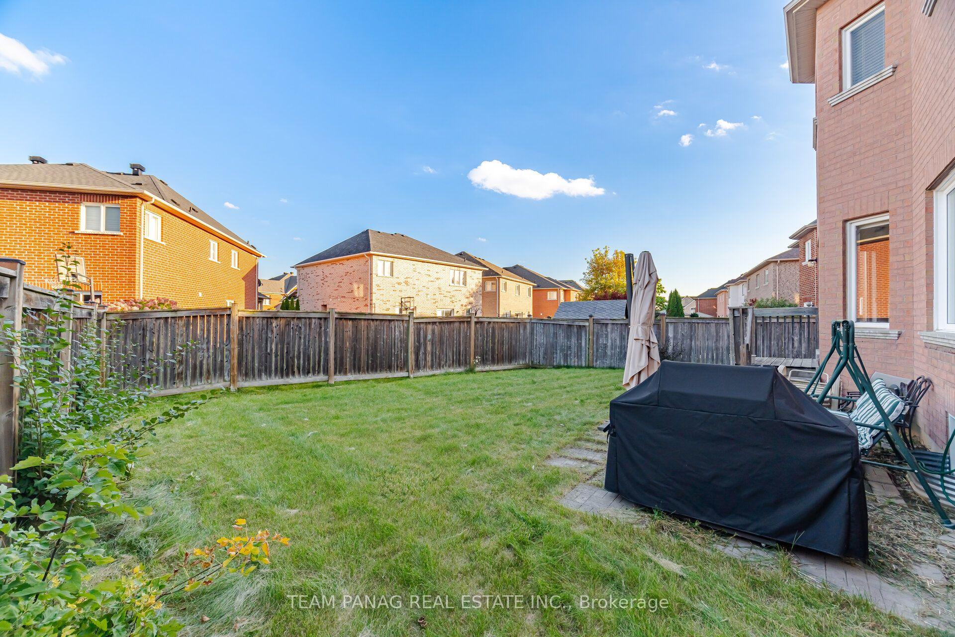 Photo 54 of 58 Saint Hubert Drive, Brampton, Vales of Castlemore North — HOMEH