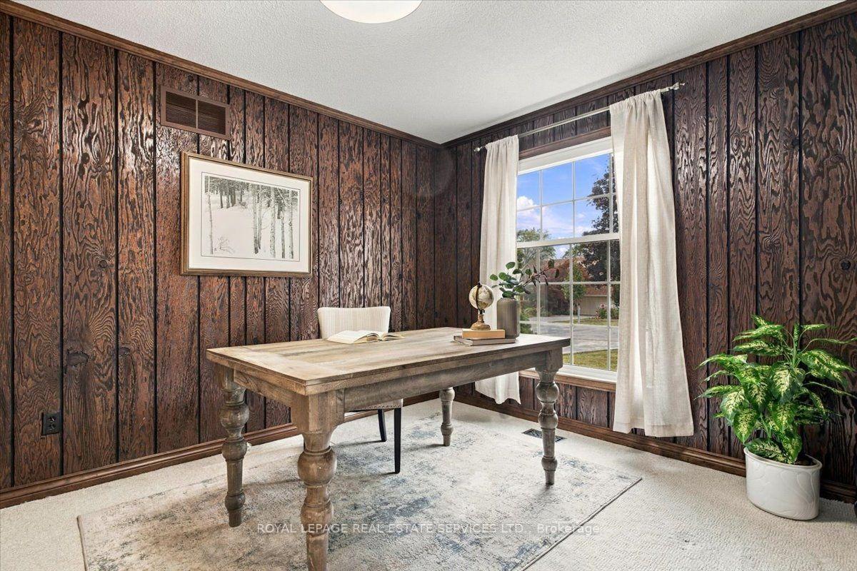 Photo 8 of 1309 Monmouth Drive, Burlington, Tyandaga — HOMEH