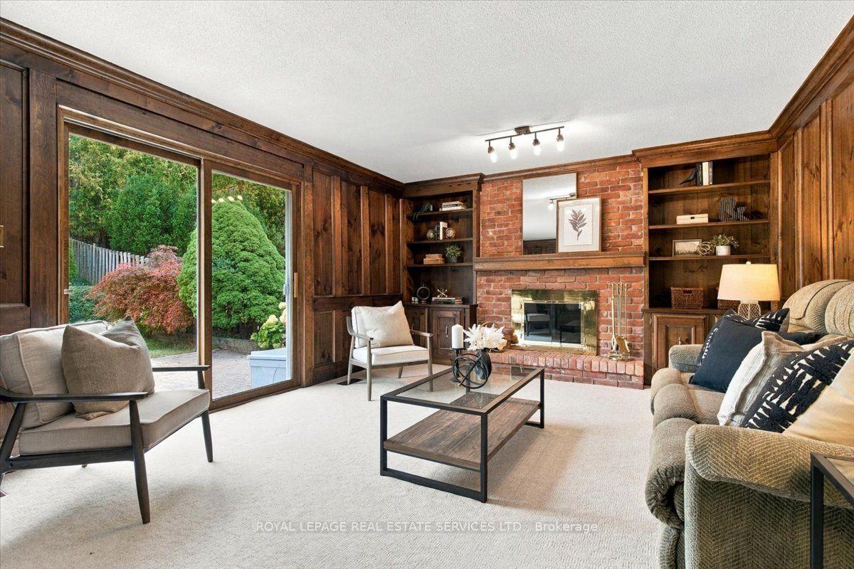 Photo 13 of 1309 Monmouth Drive, Burlington, Tyandaga — HOMEH