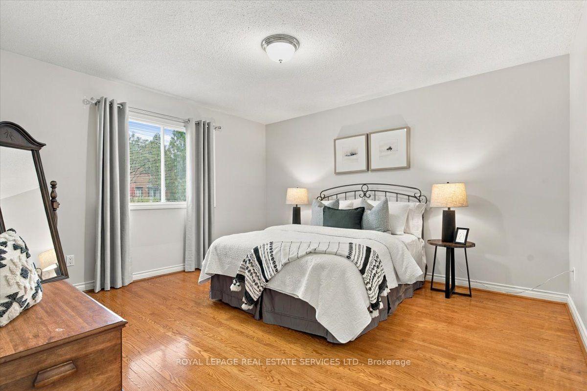 Photo 16 of 1309 Monmouth Drive, Burlington, Tyandaga — HOMEH