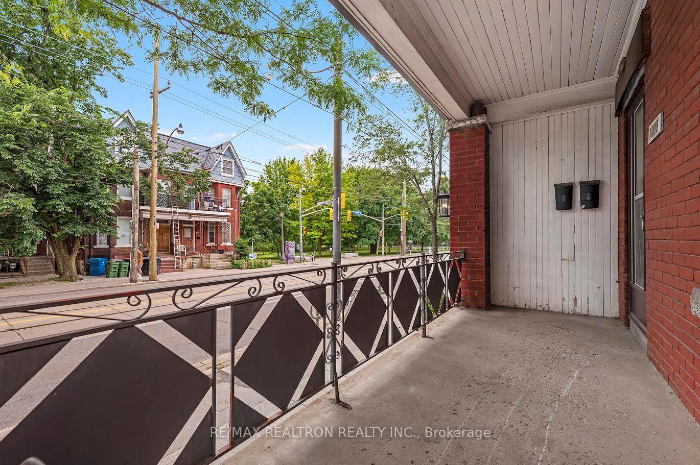 Photo 4 of 1000 Dundas Street W, Toronto, Trinity-Bellwoods — HOMEH